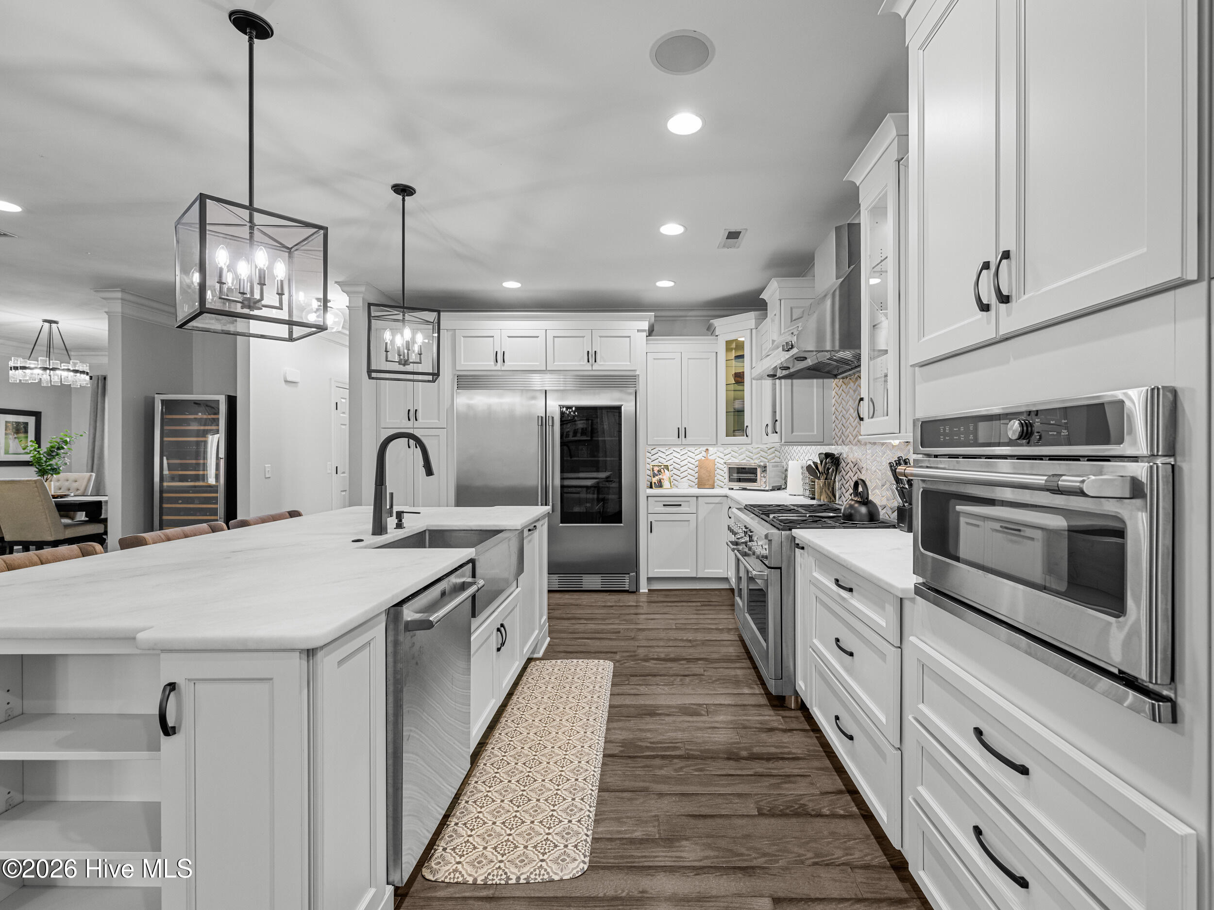 100557590 | Photo 24