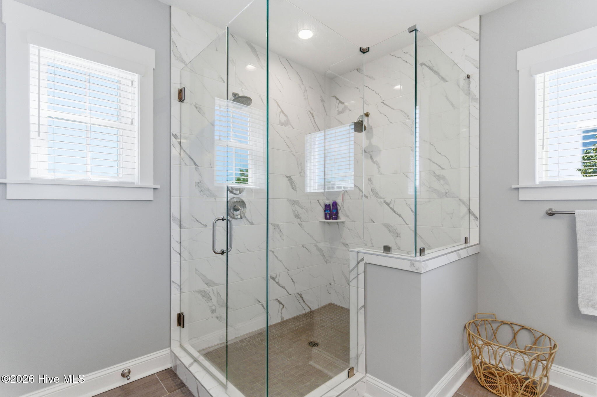 100570056 | Photo 28