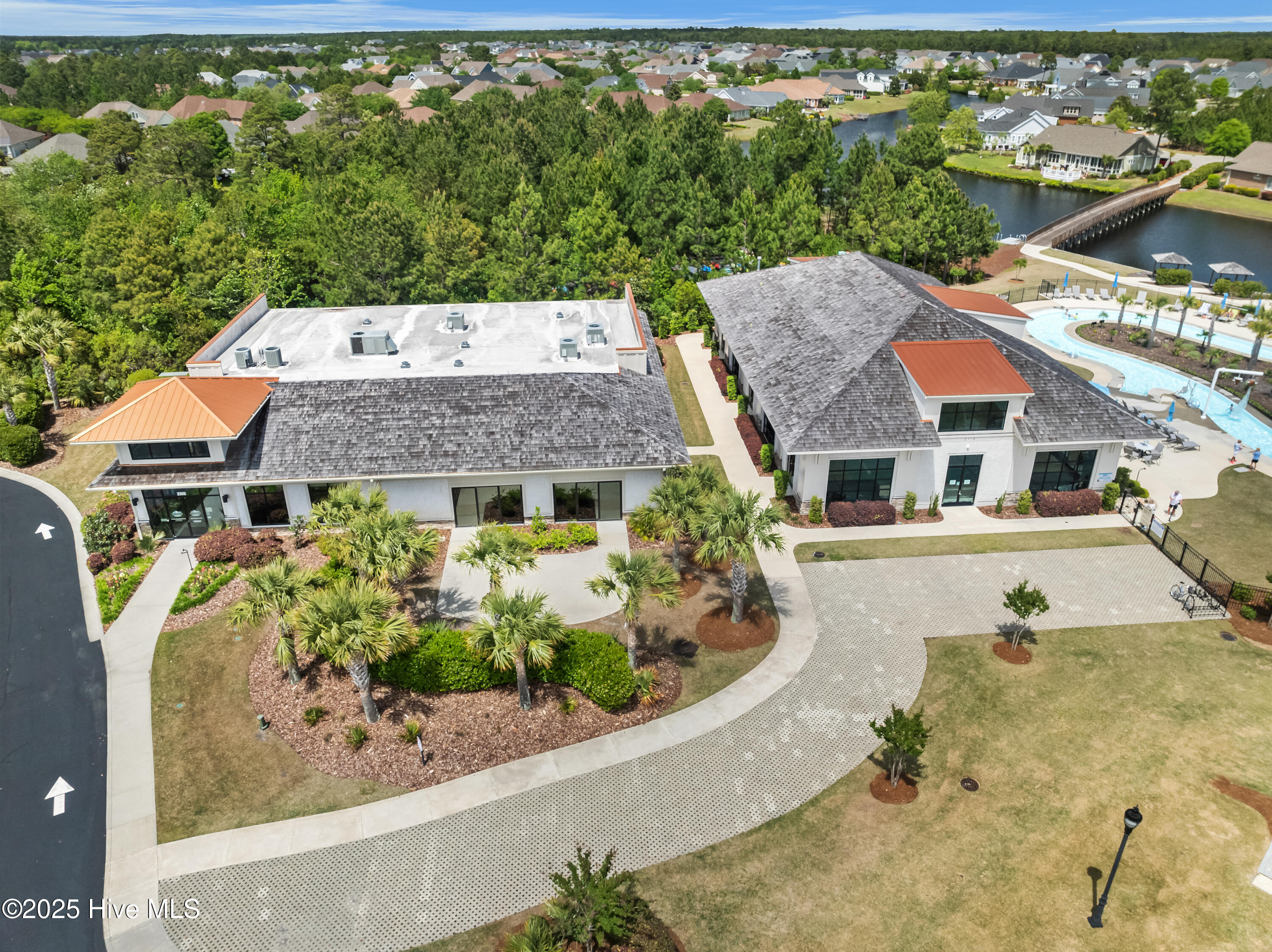 100541913 | Photo 99