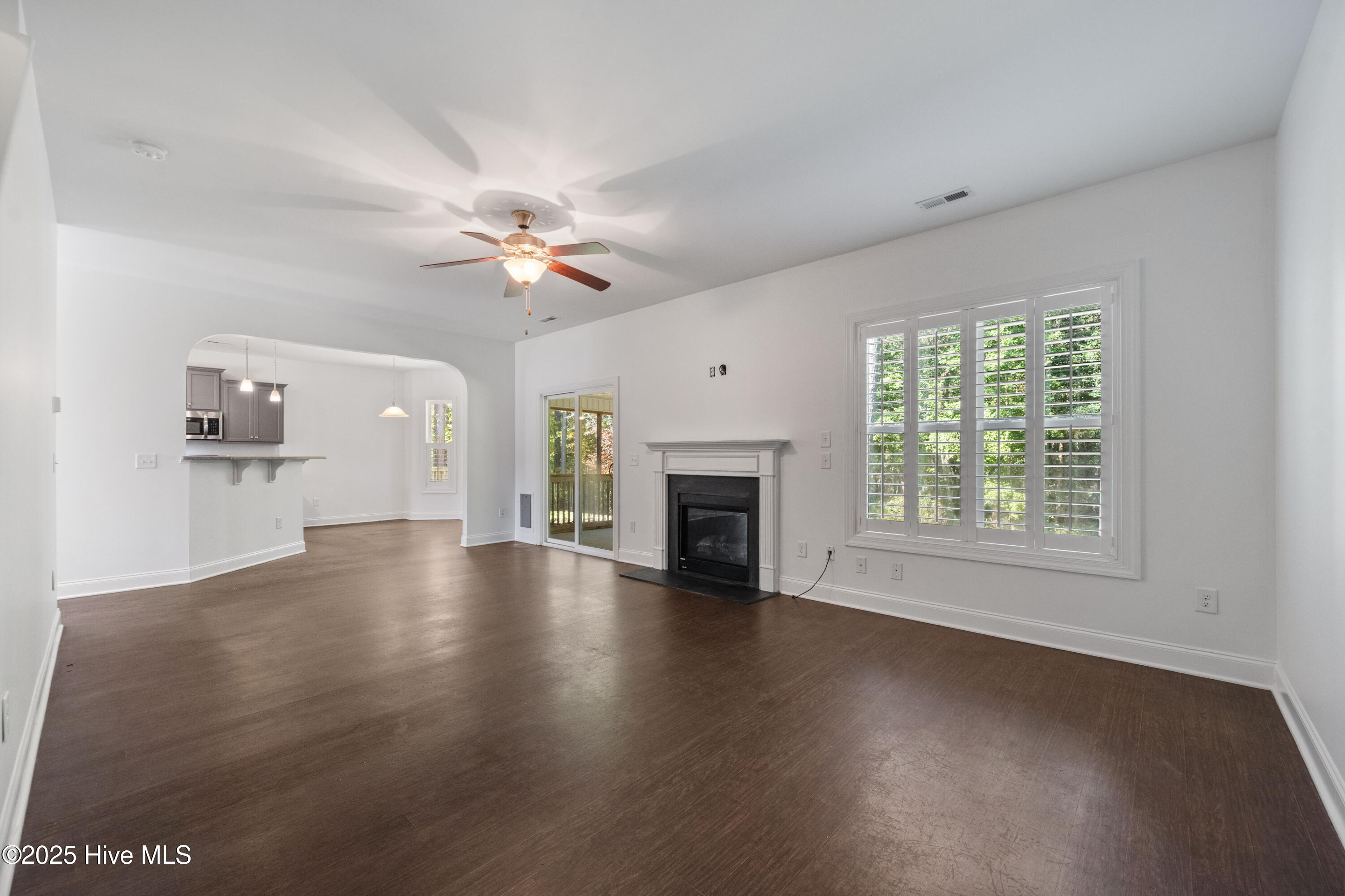 100546019 | Photo 18