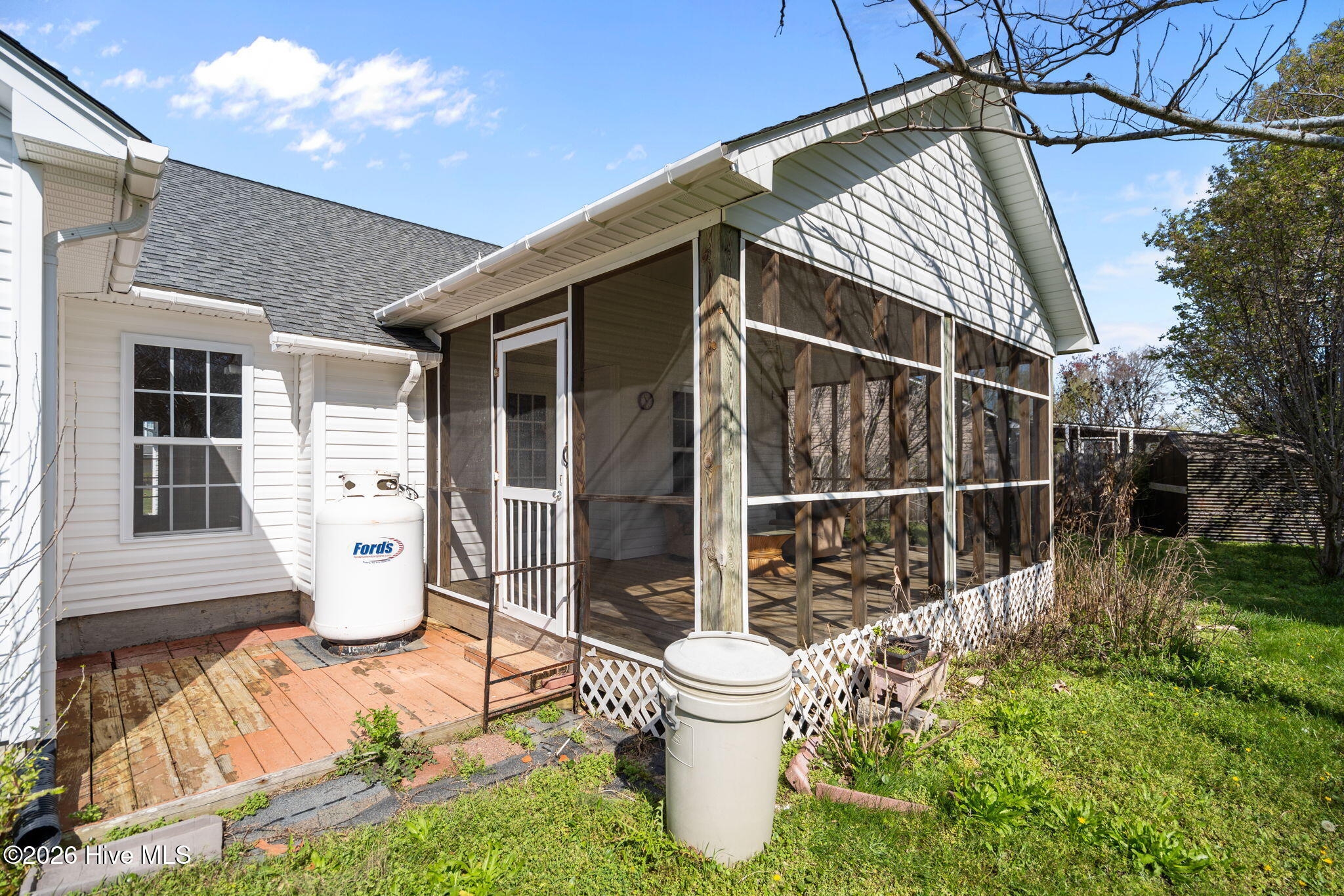 100560946 | Photo 38