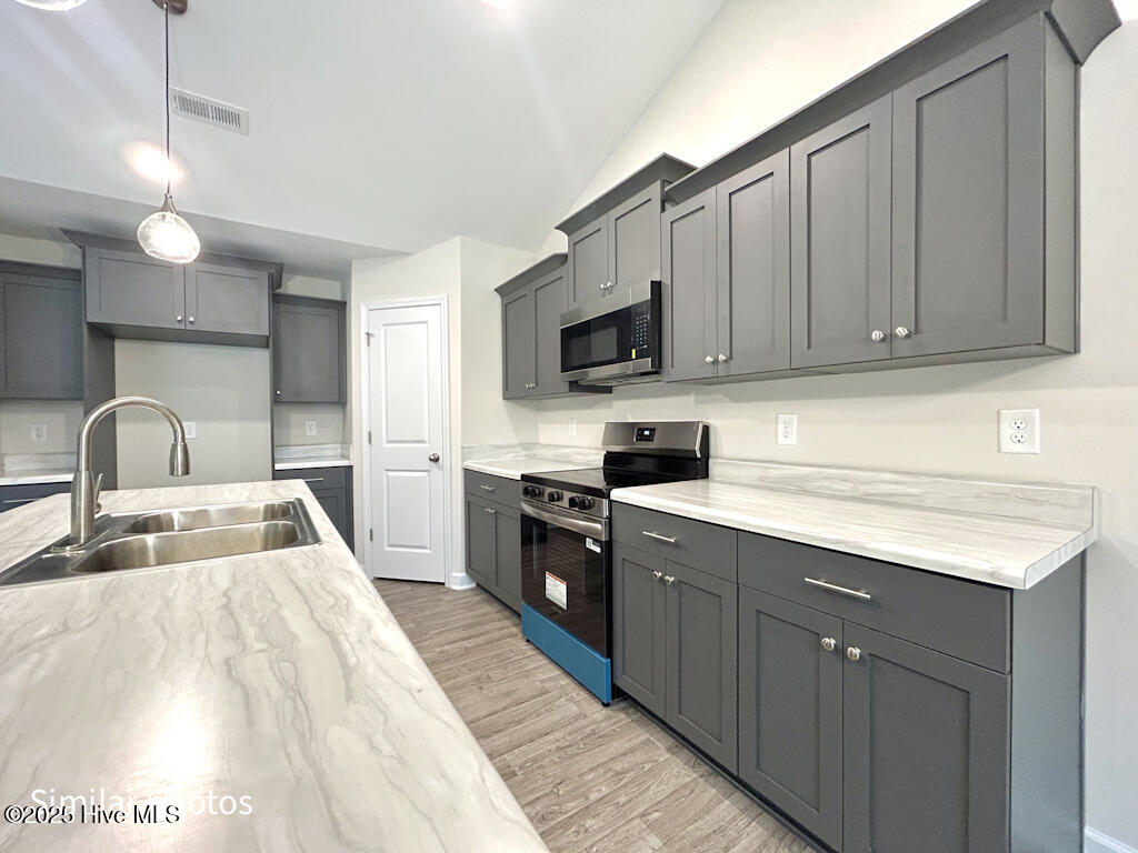 100508196 | Photo 23