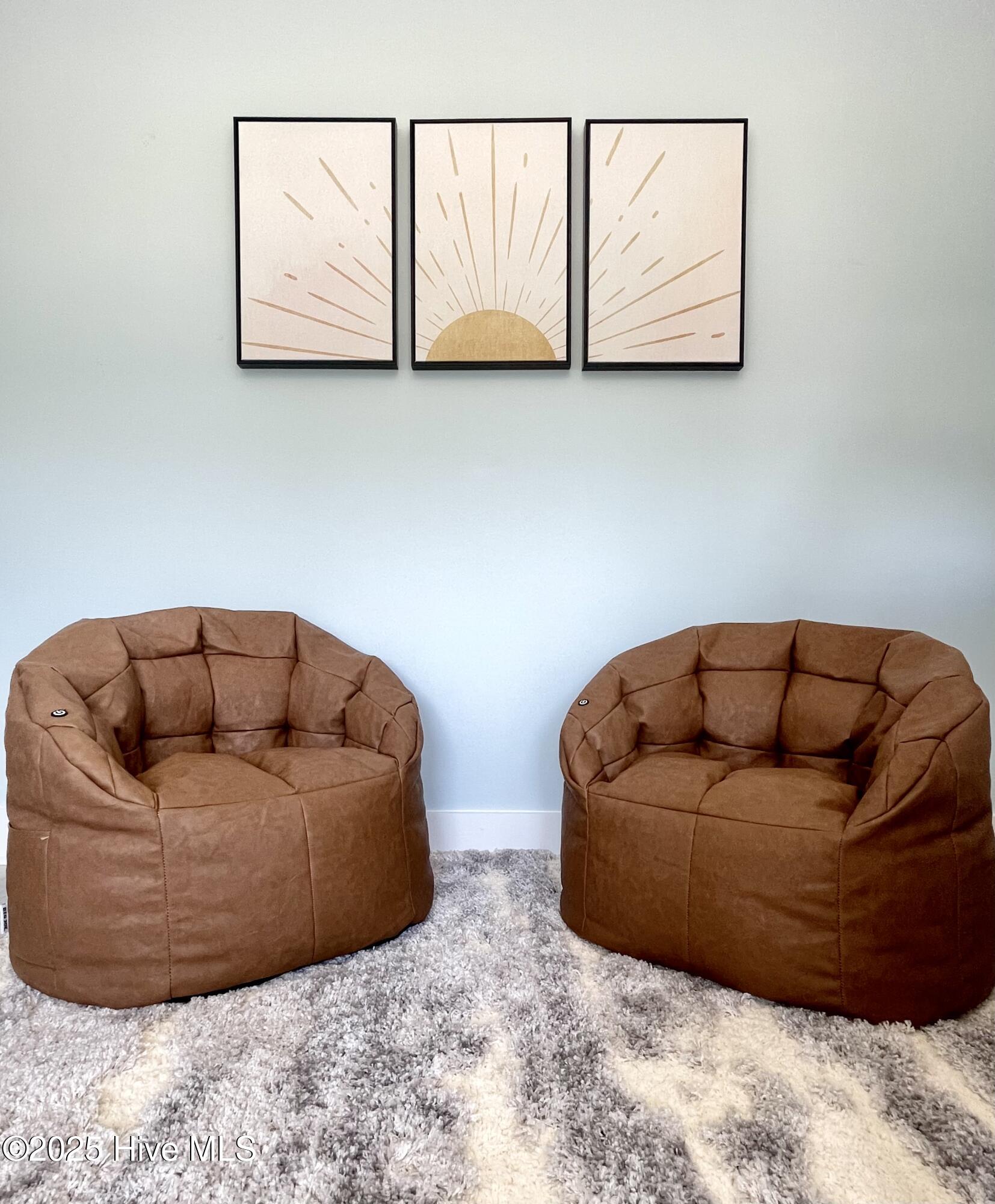 100533799 | Photo 33