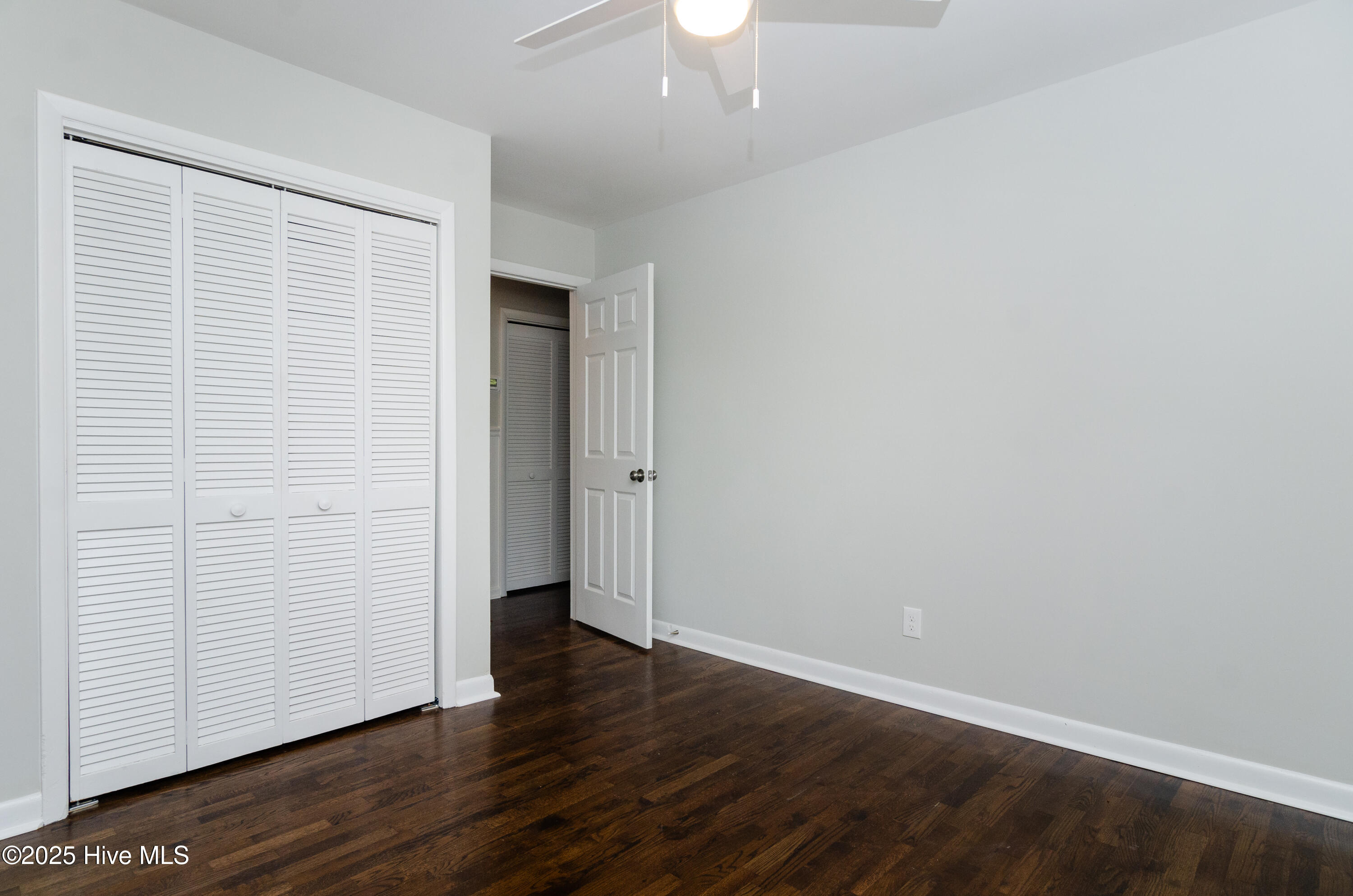 100537439 | Photo 12