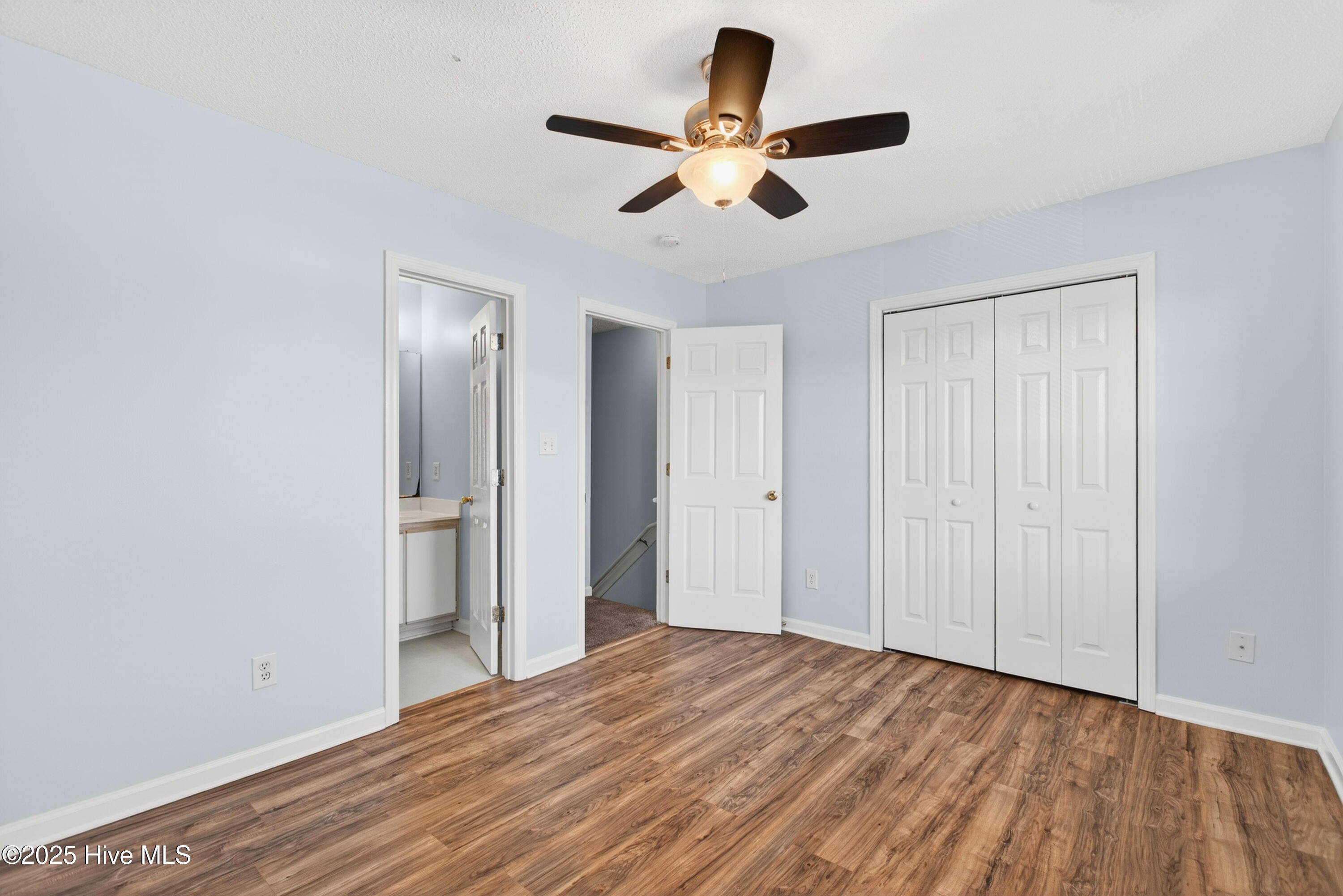 100545275 | Photo 14