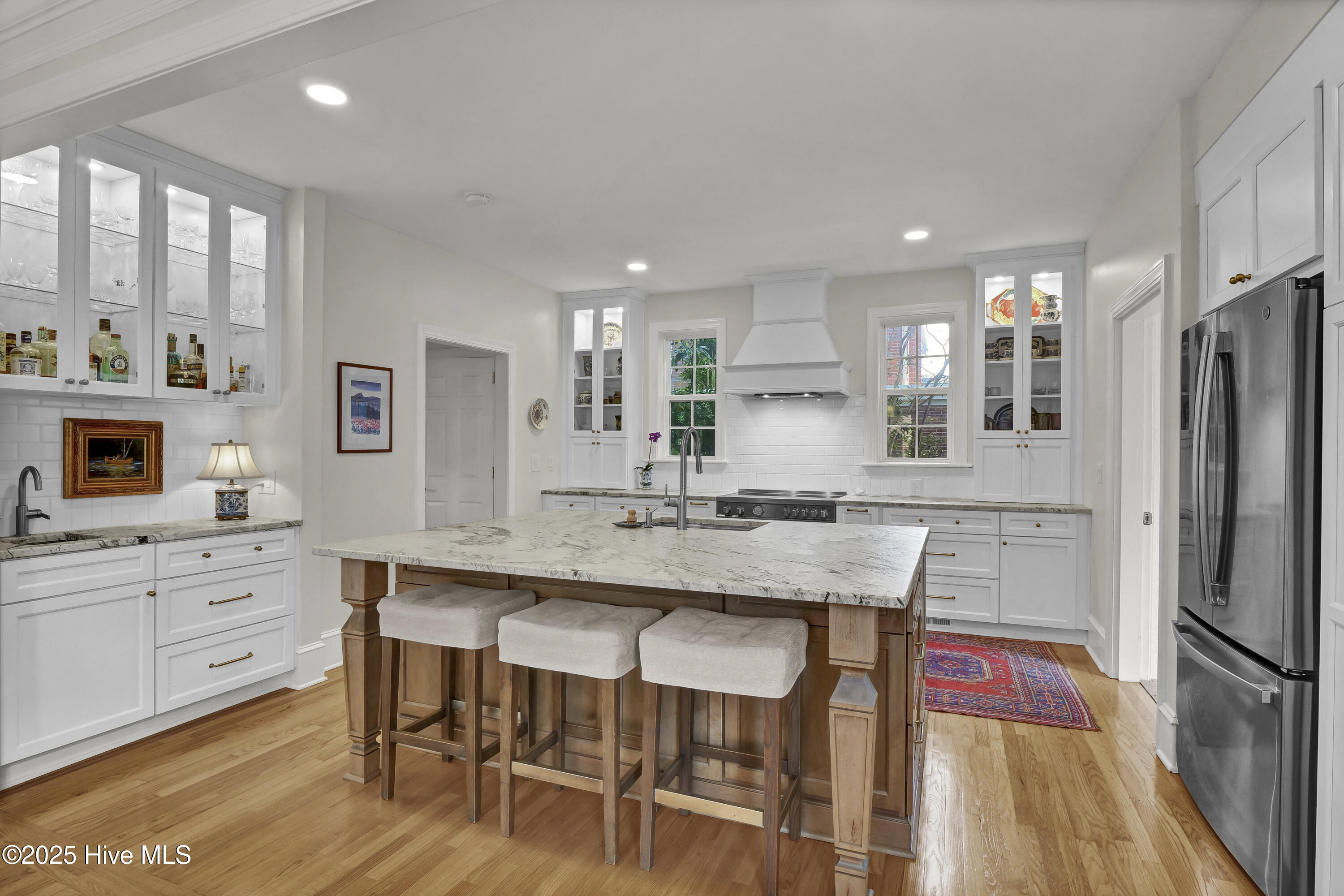 100539968 | Photo 11