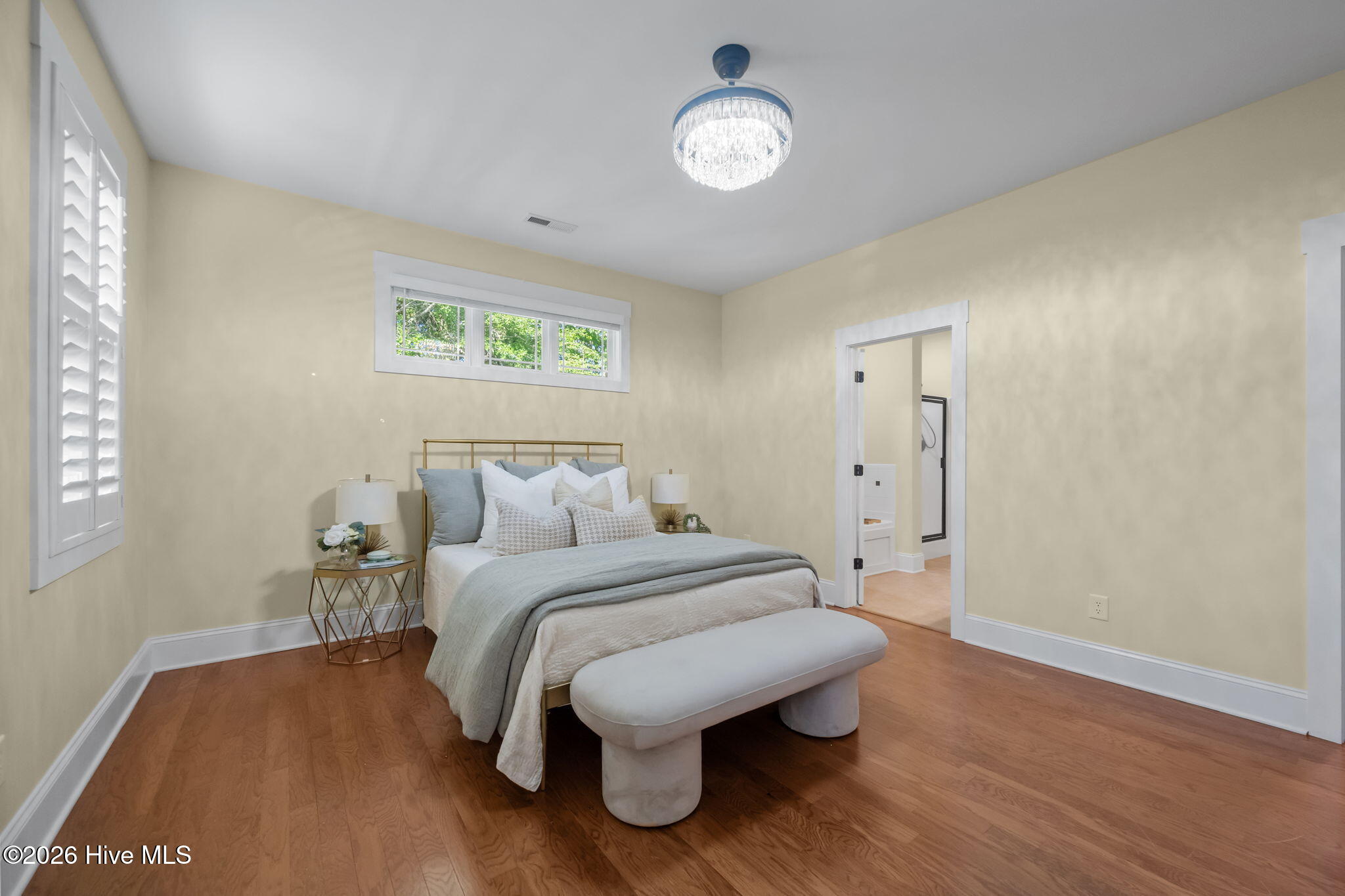 100569497 | Photo 25