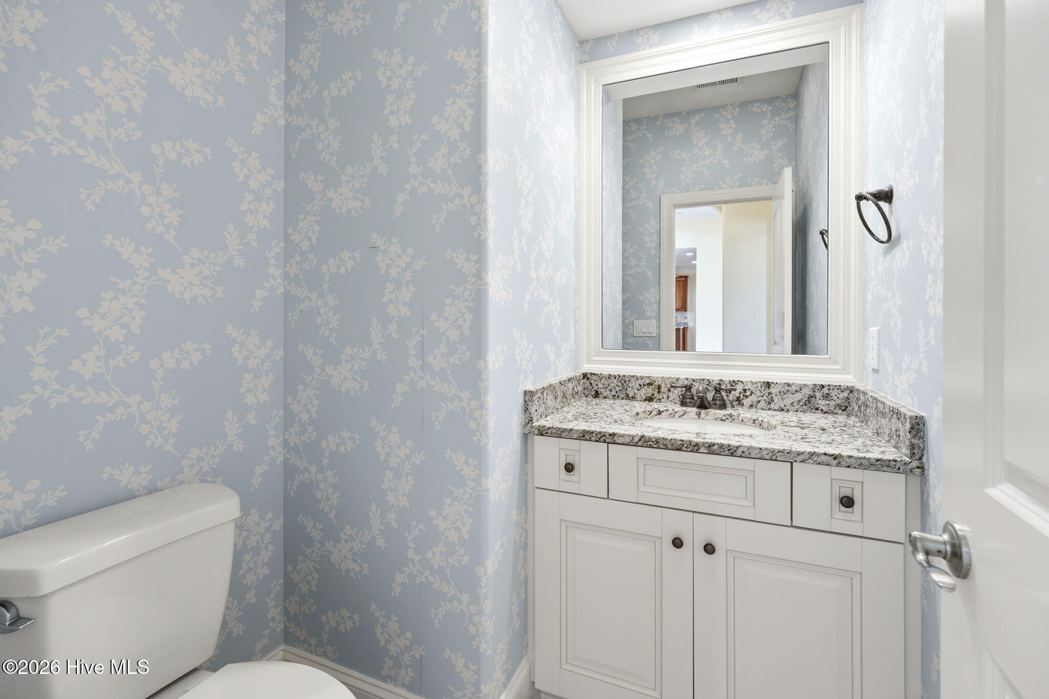 100568183 | Photo 31