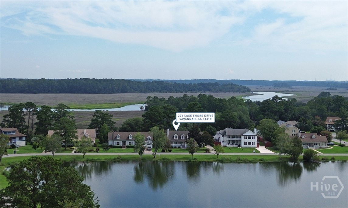 221 Lakeshore Drive