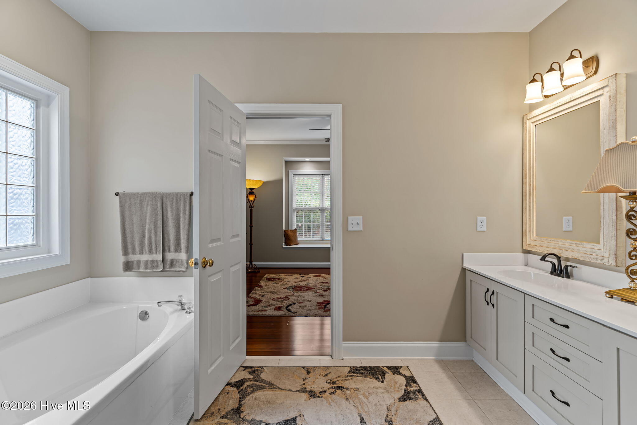 100556977 | Photo 39