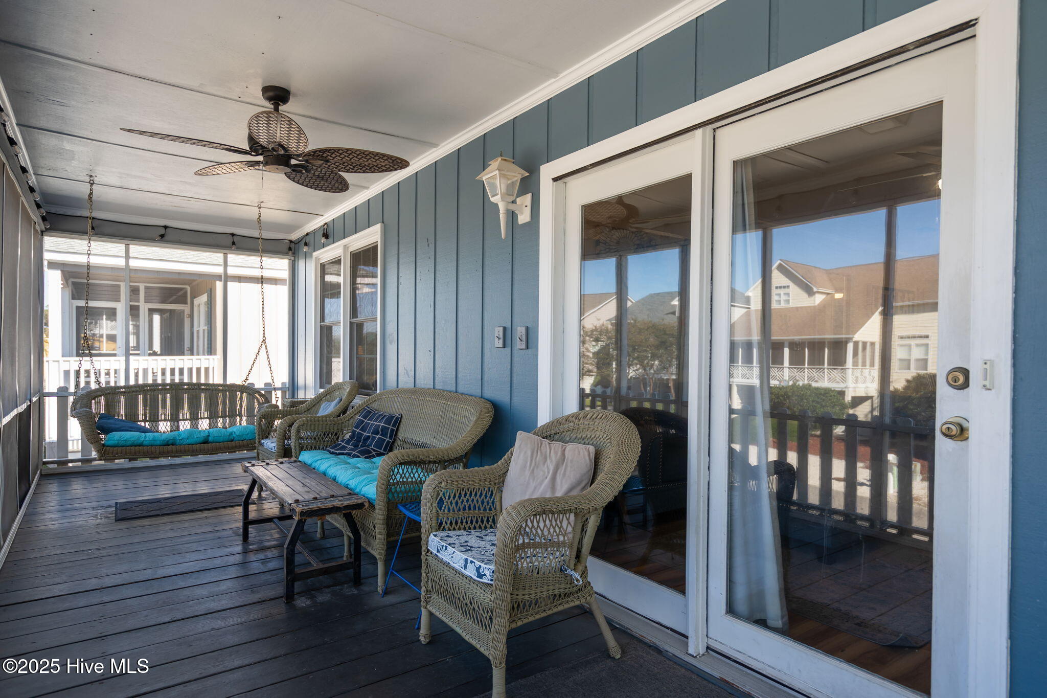 100537685 | Photo 36