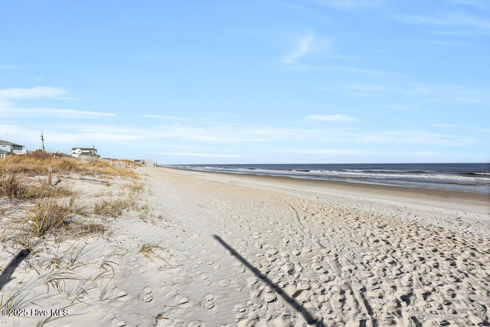 Homes for sale in Surf City, NC | 204 N Boca Bay Ln #B, Surf City, NC 28445 | MLS# 100498059