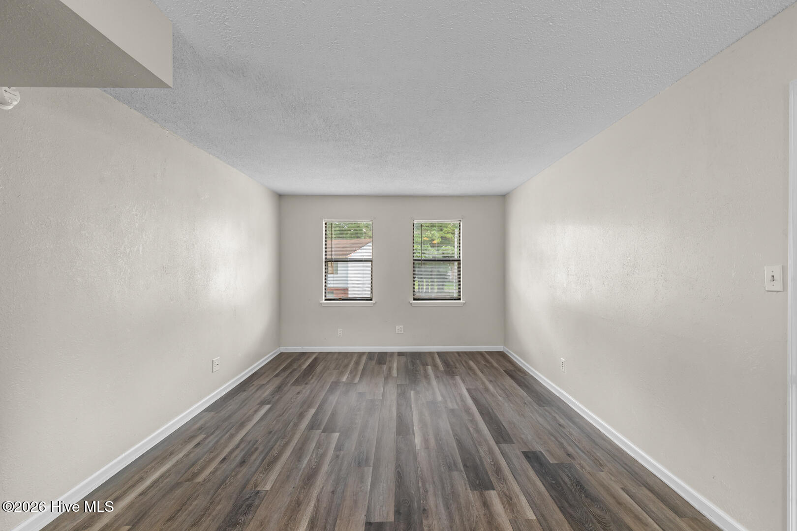 100550796 | Photo 26