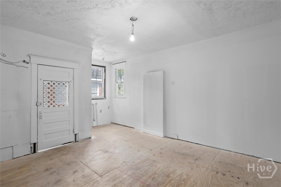 221 E 49th Street, Savannah, GA, 31405