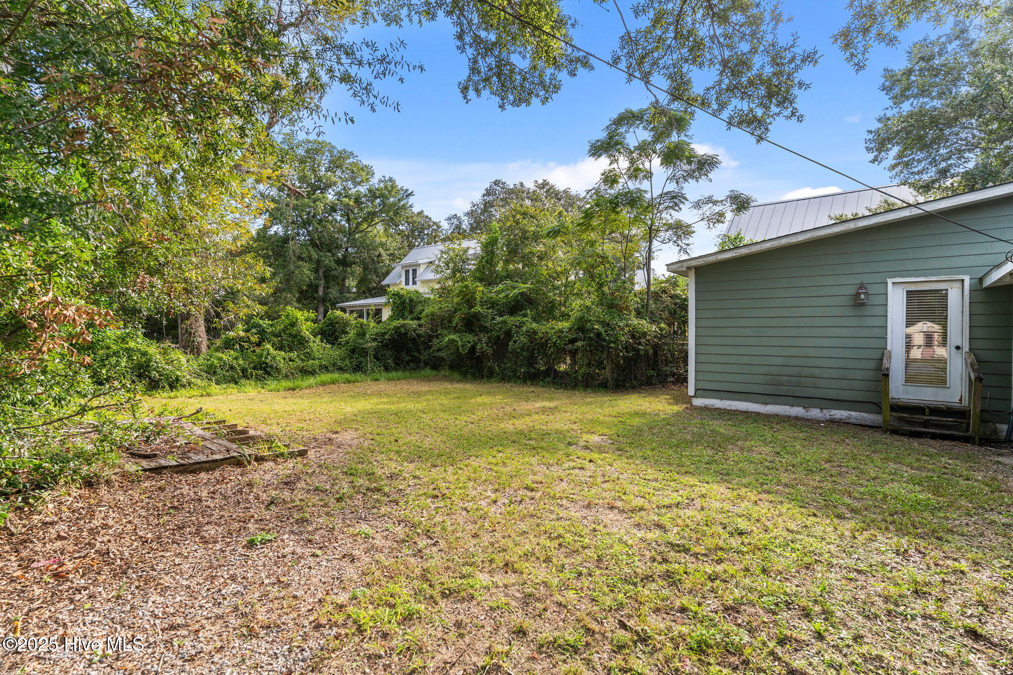 100550453 | Photo 11