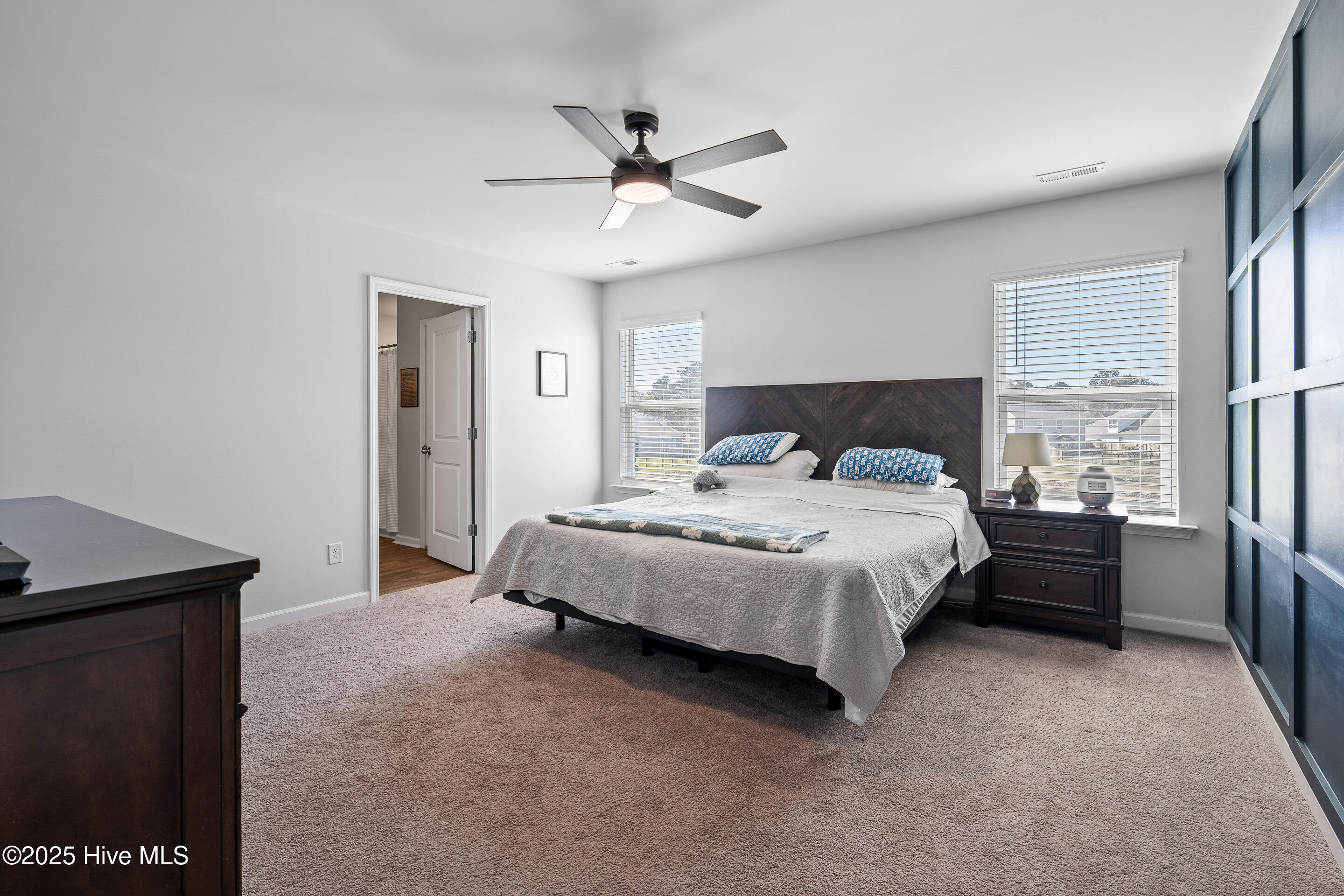 100539247 | Photo 26