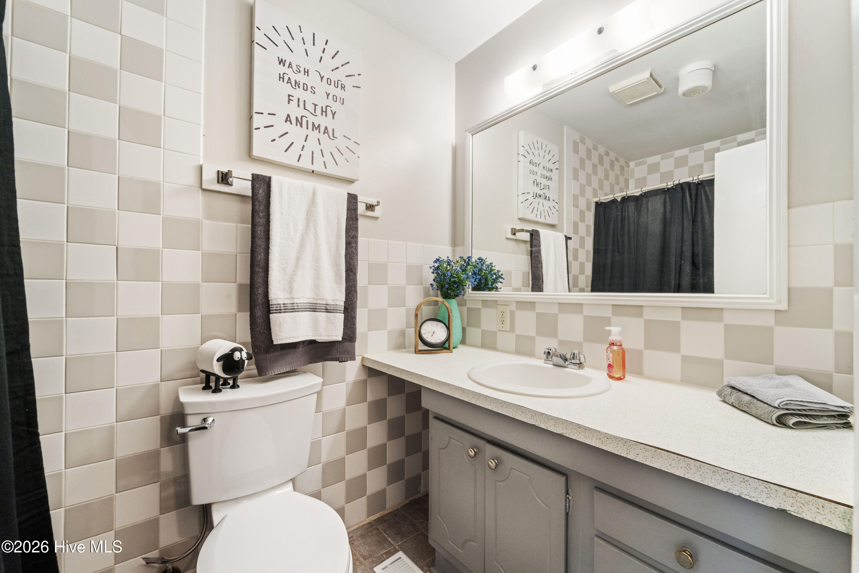 100551090 | Photo 33