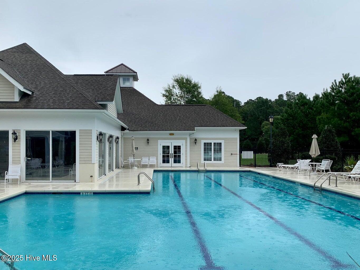 100541538 | Photo 12