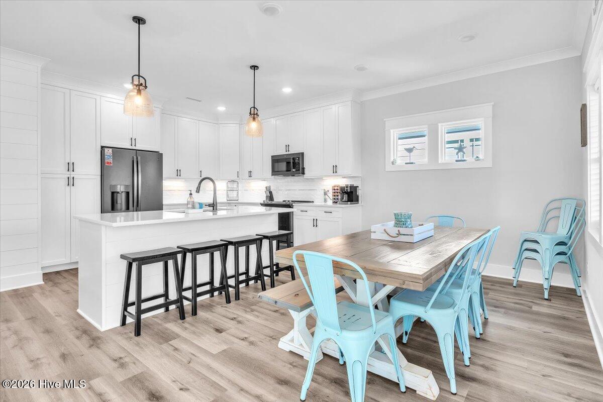 100565716 | Photo 41