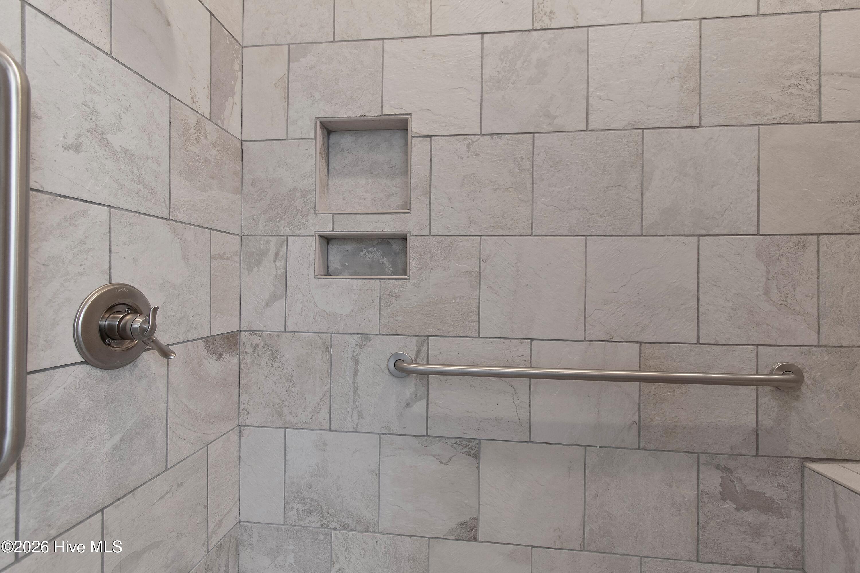 100556573 | Photo 36