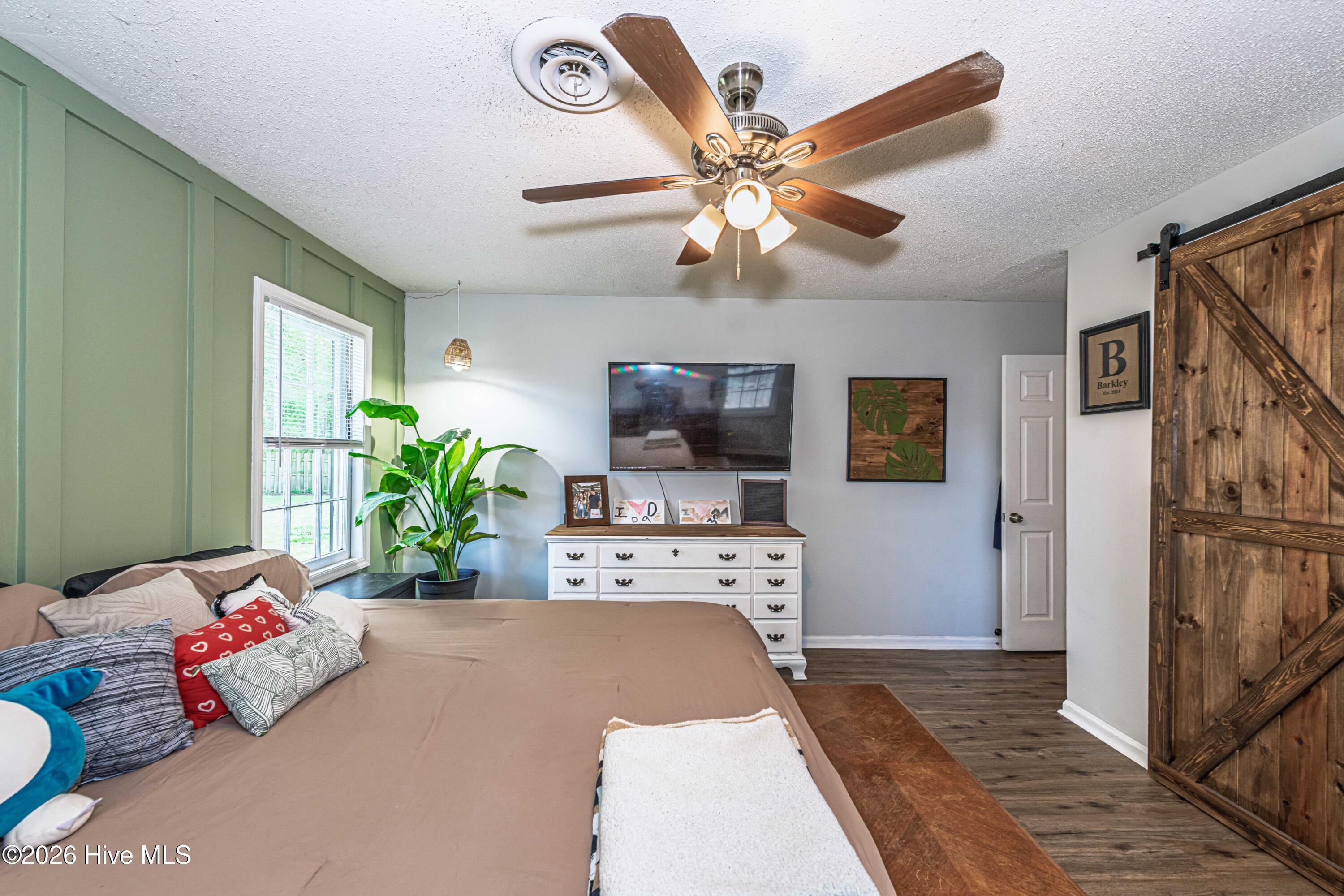 100569074 | Photo 38