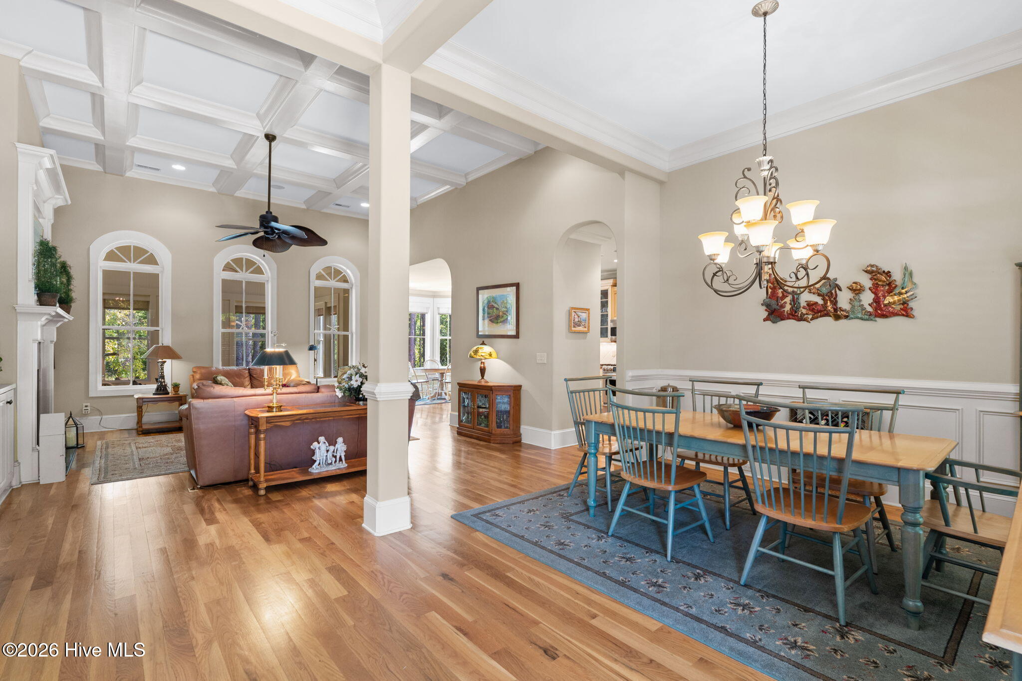 100567899 | Photo 23