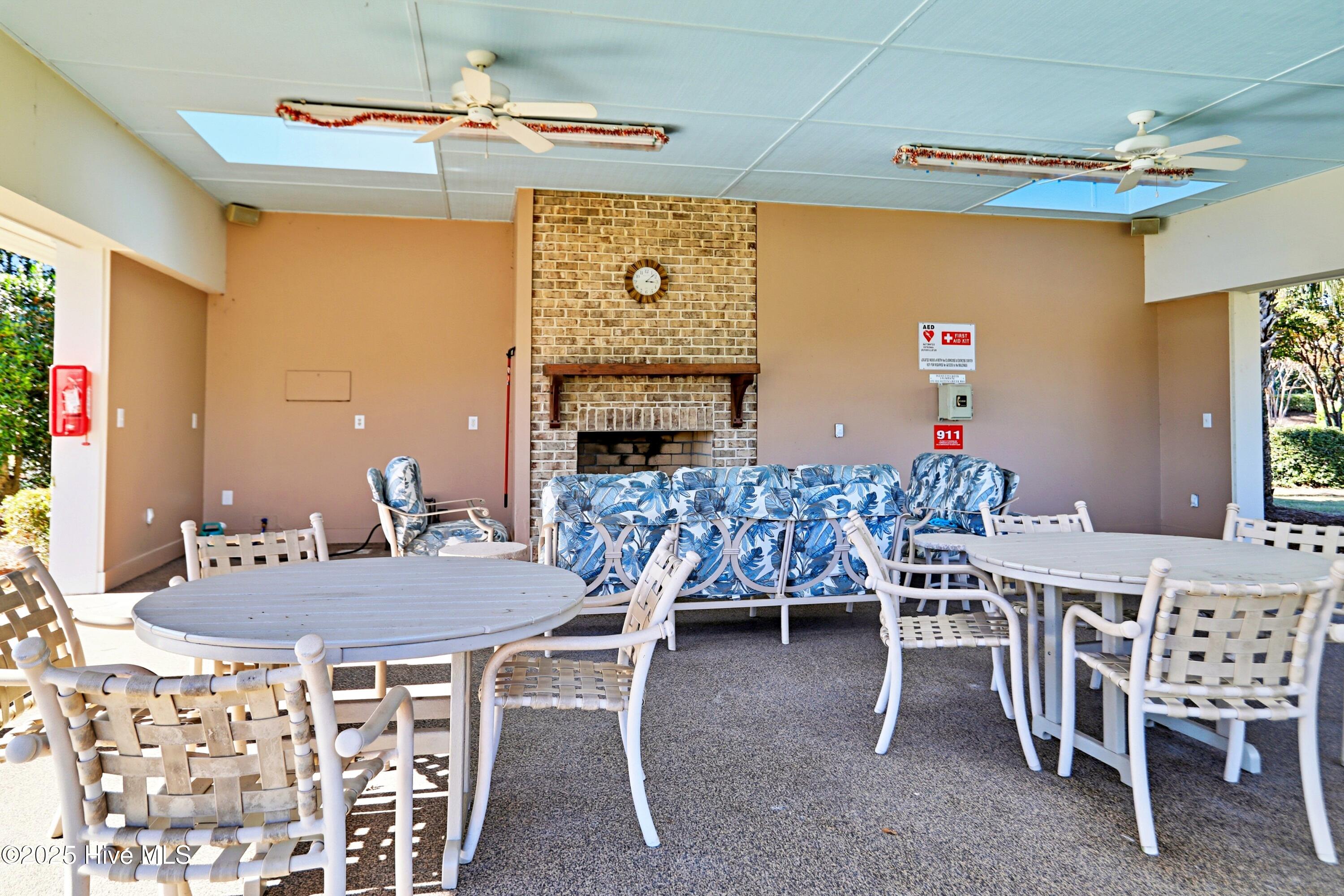 100539112 | Photo 44