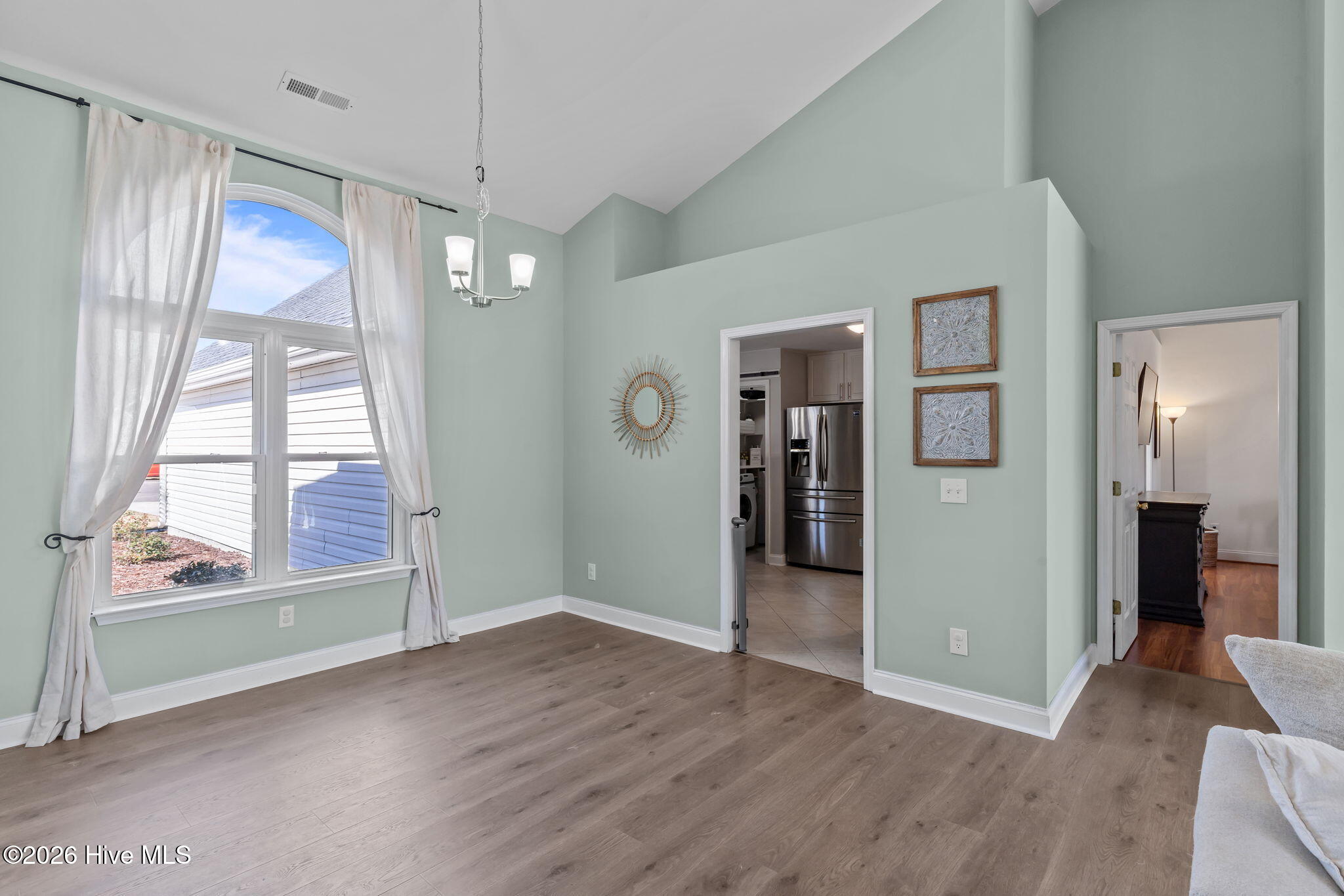 100556757 | Photo 12