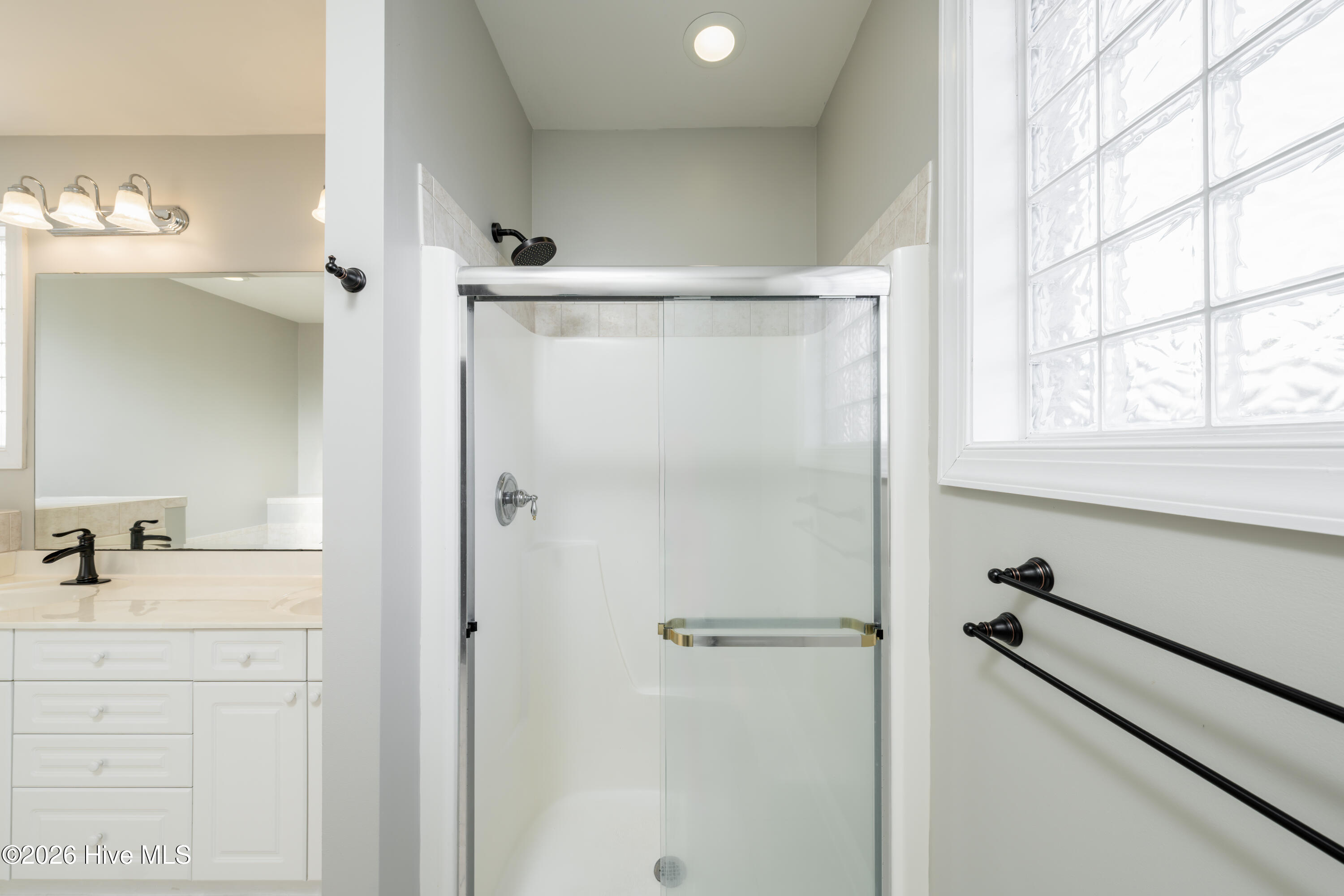 100548724 | Photo 32