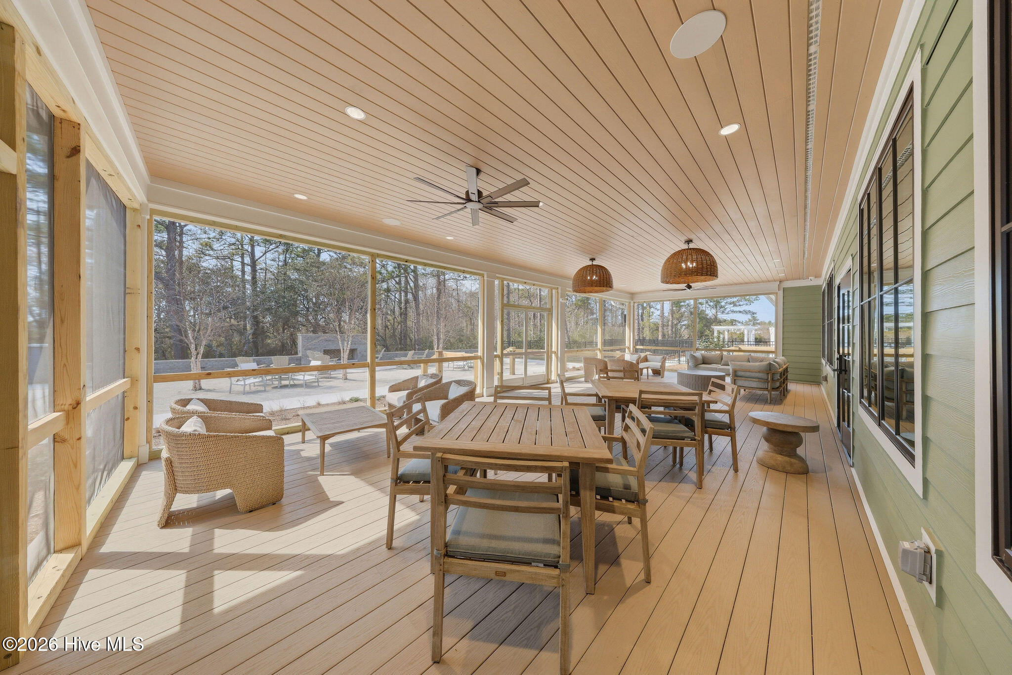 100558472 | Photo 56