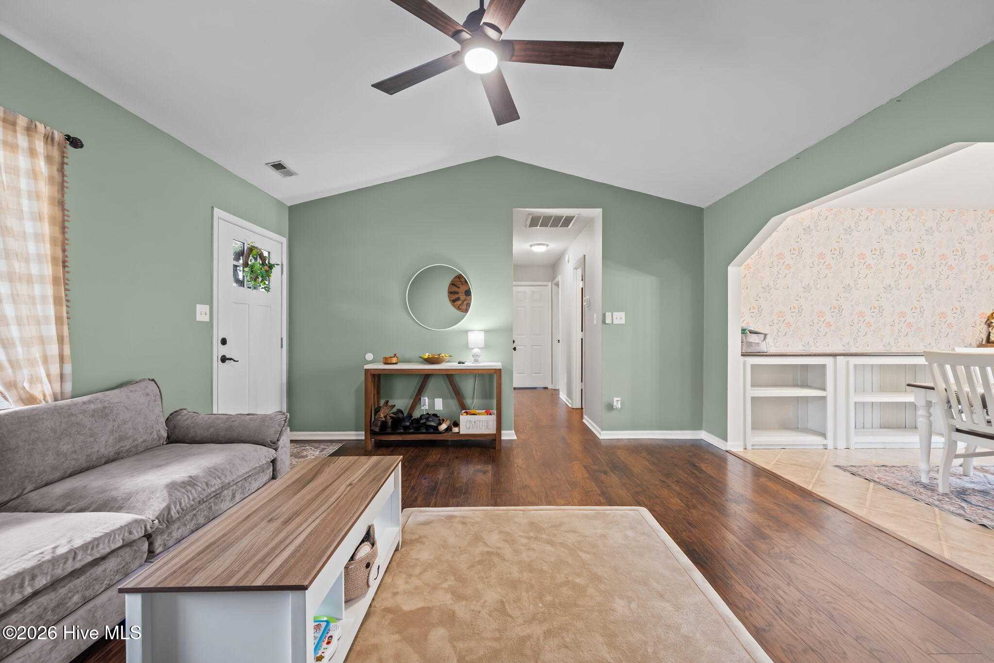 100558833 | Photo 12