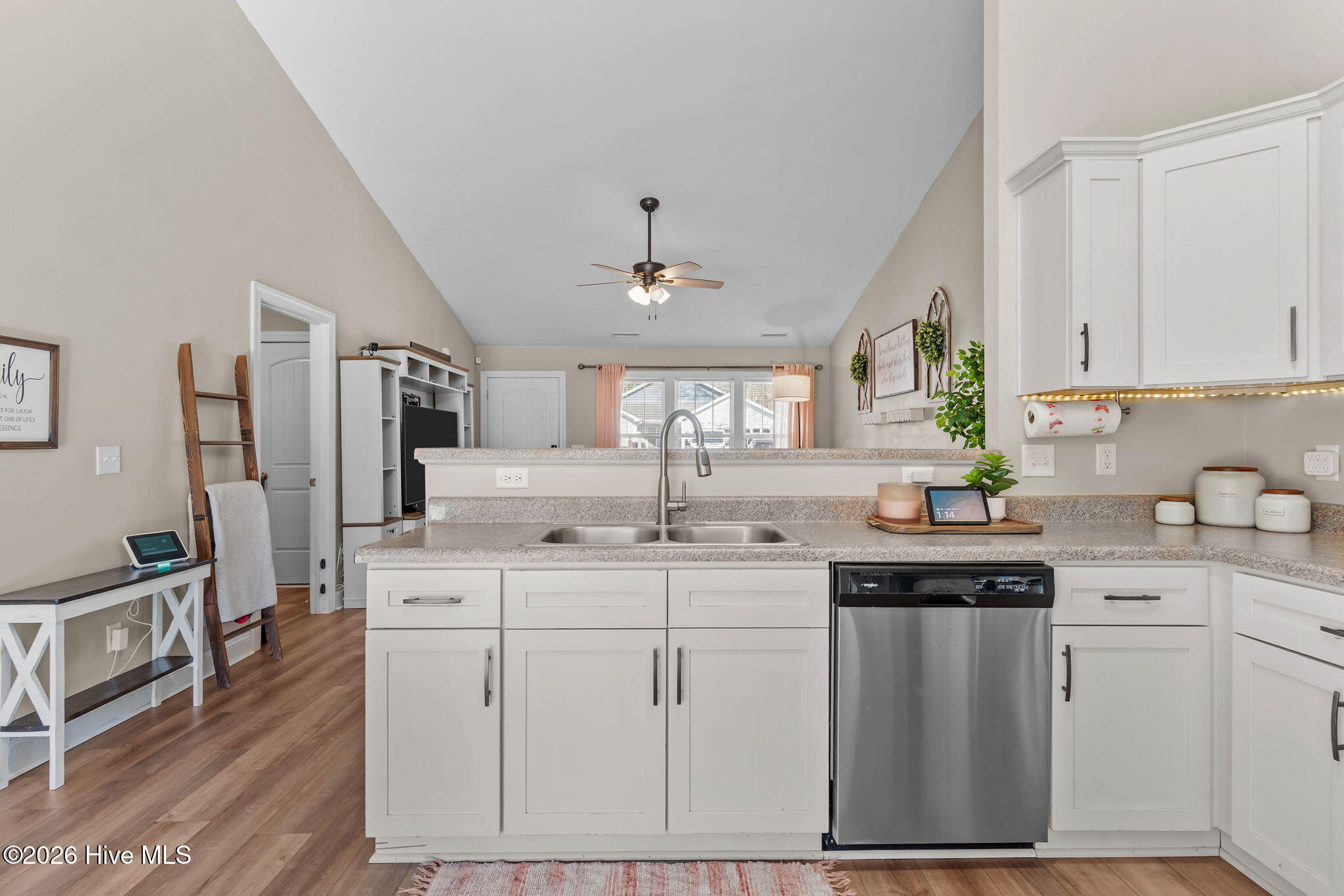 100550911 | Photo 13