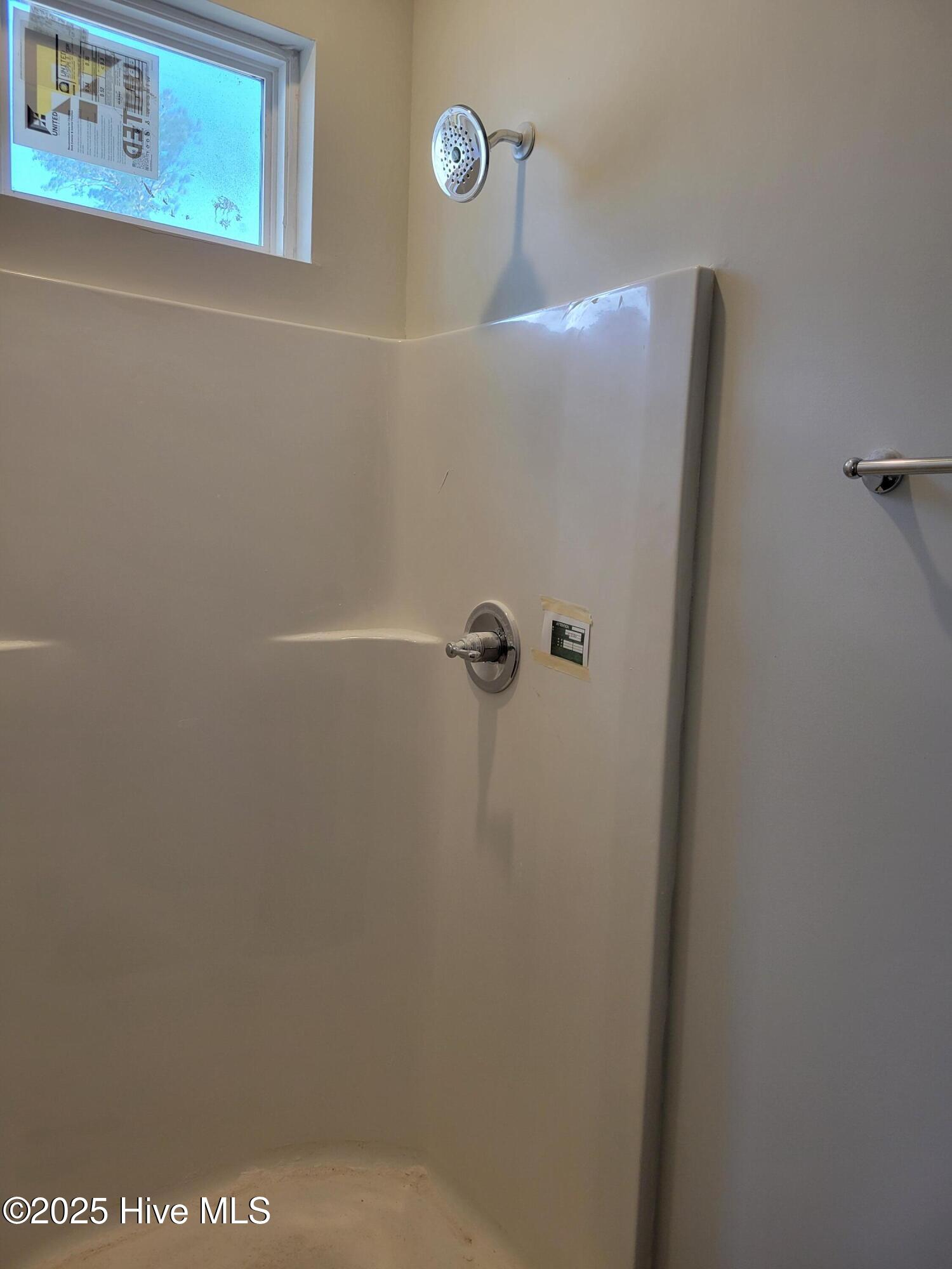 100534817 | Photo 18