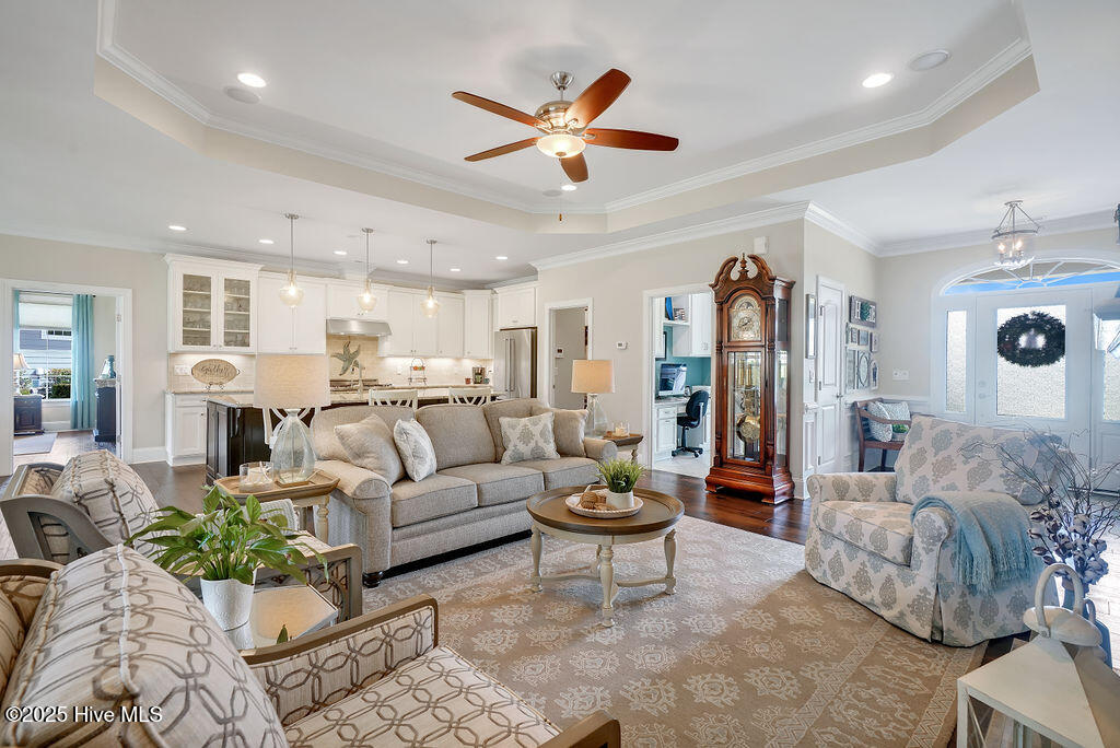 100514477 | Photo 13