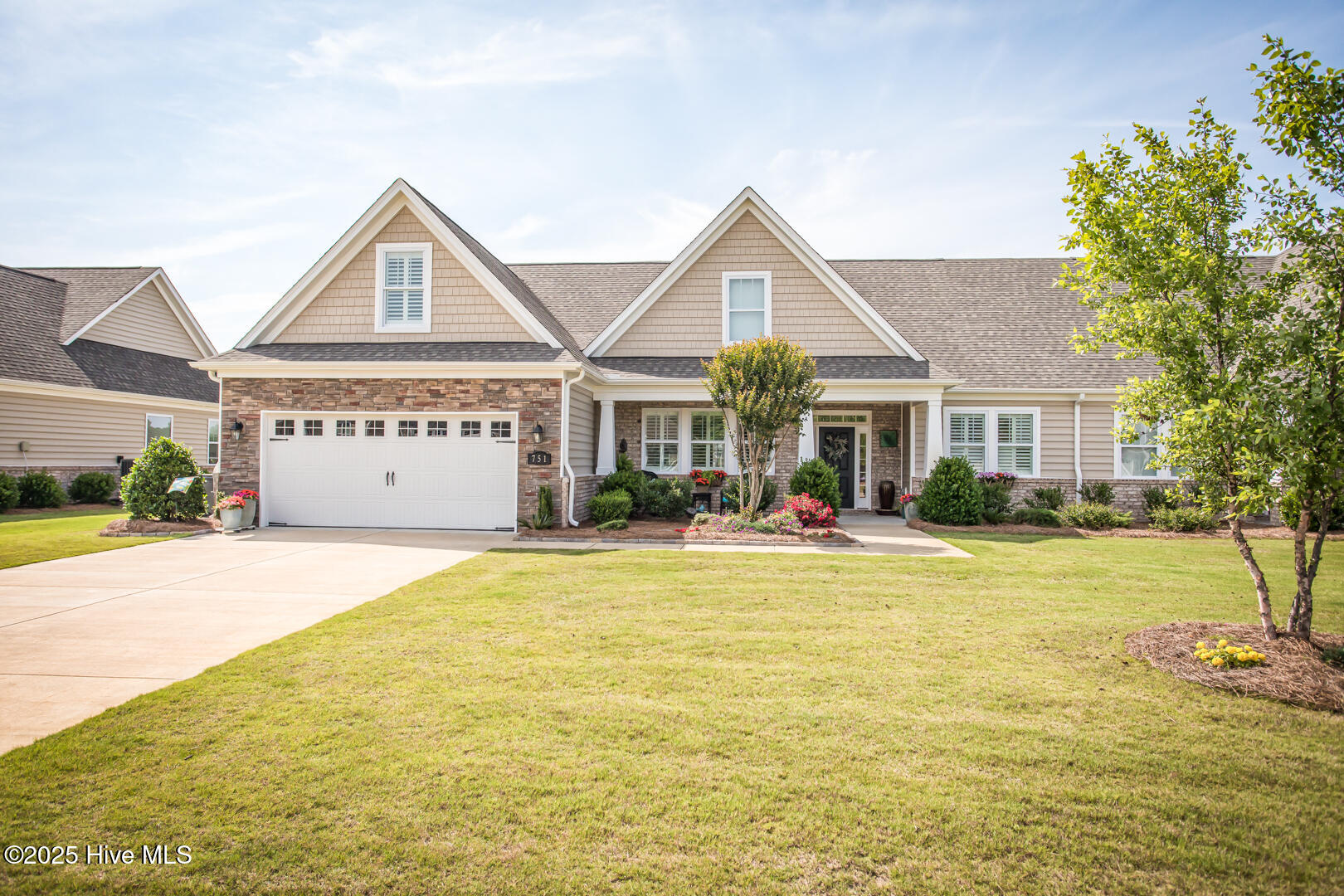 100546730 | Photo 45