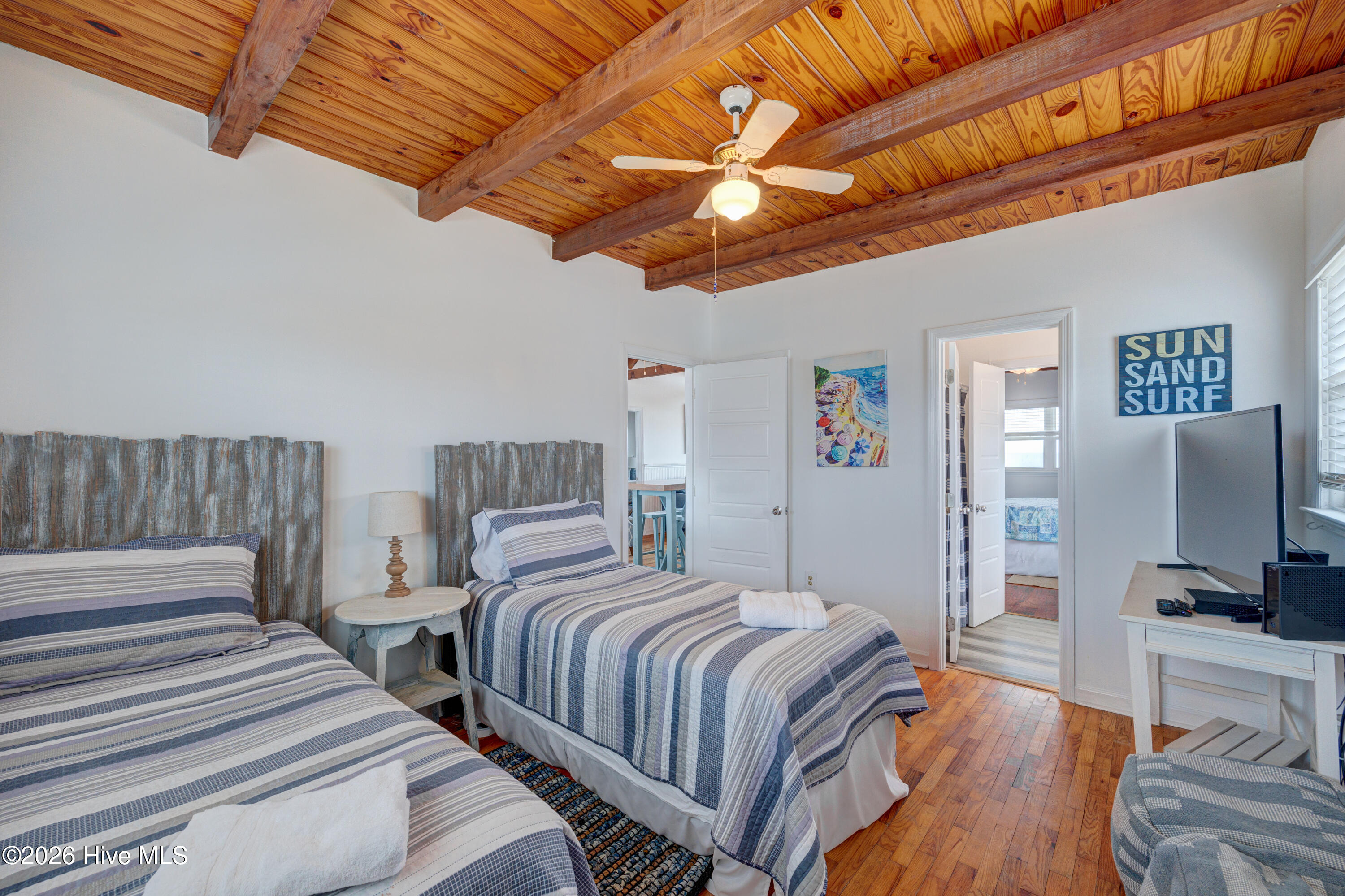 100553749 | Photo 23