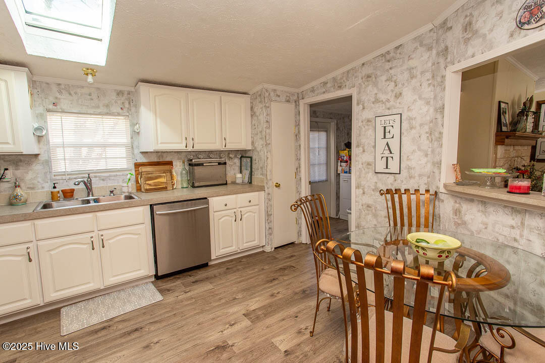 100484283 | Photo 11