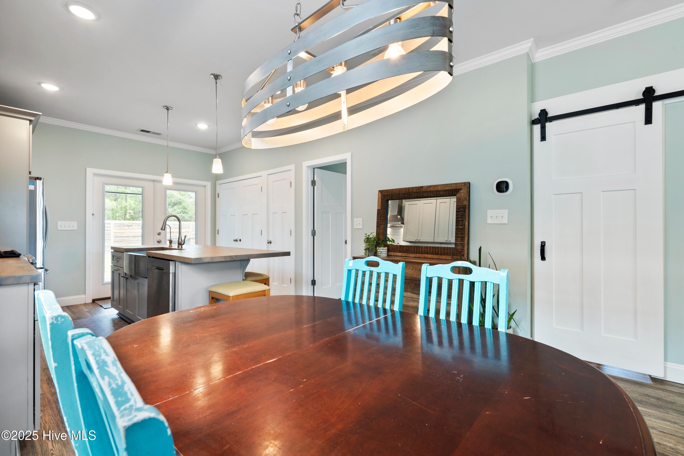 100567642 | Photo 13