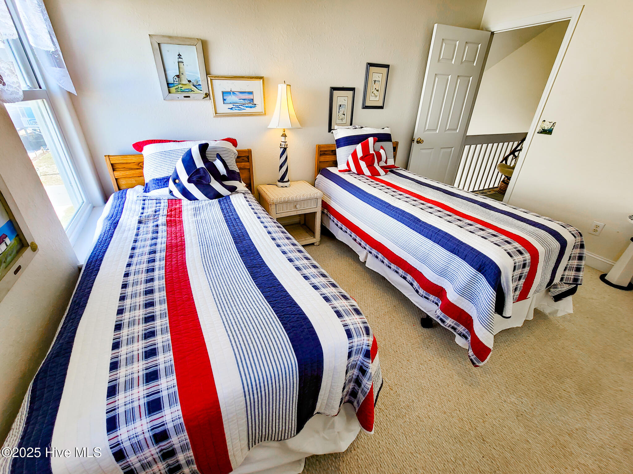 100499677 | Photo 14