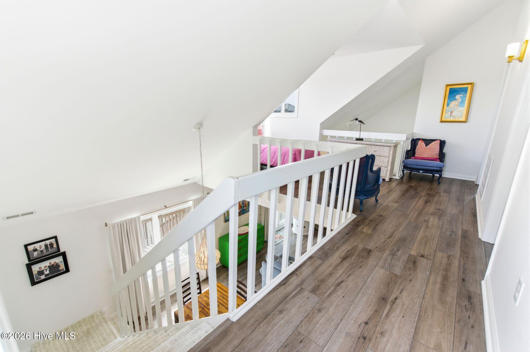 100567797 | Photo 34