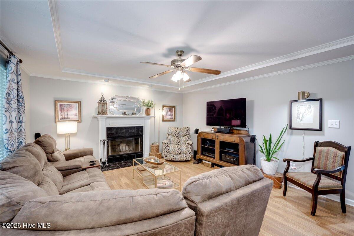 1356 Montrose Place