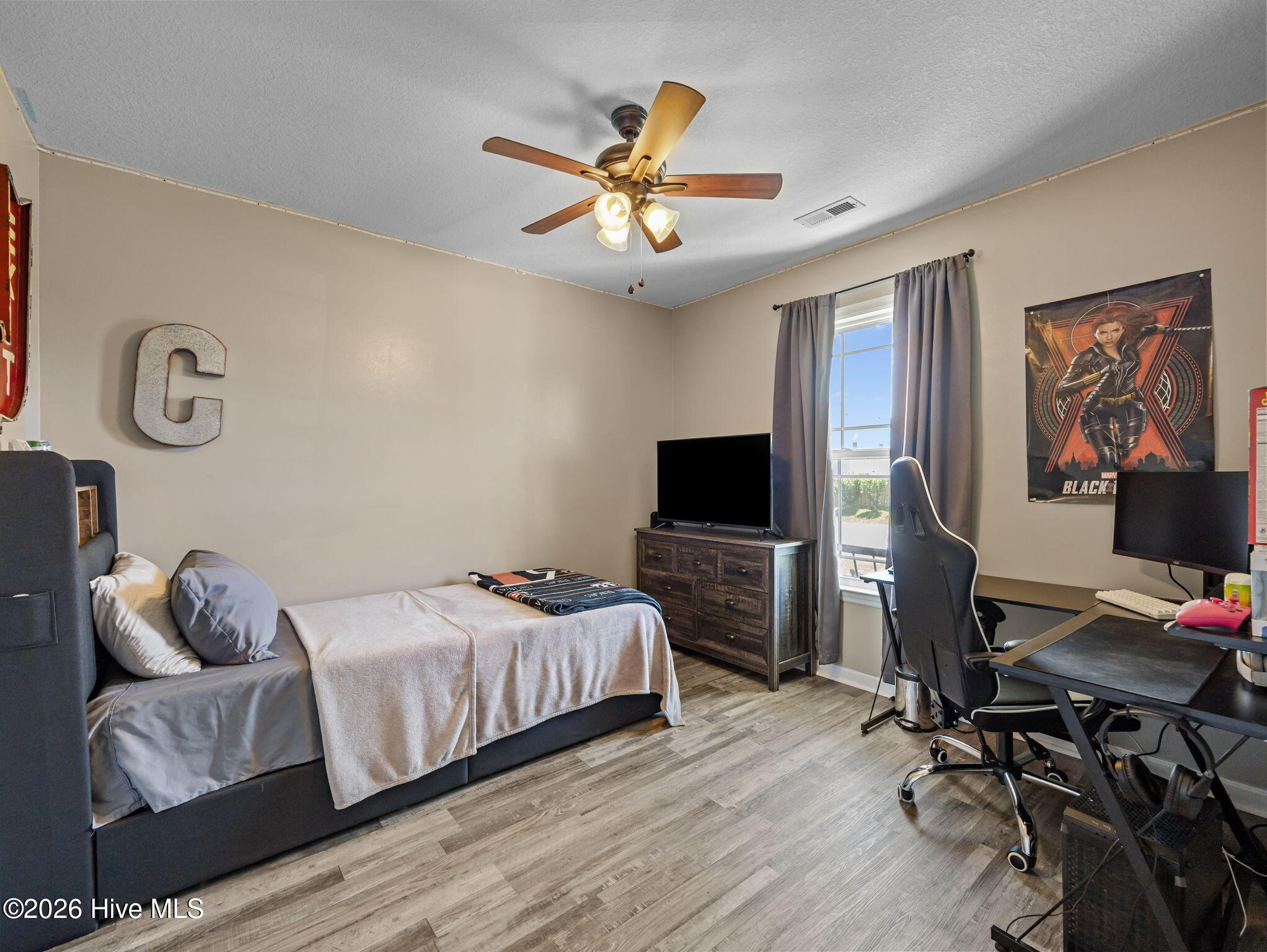 100567595 | Photo 21