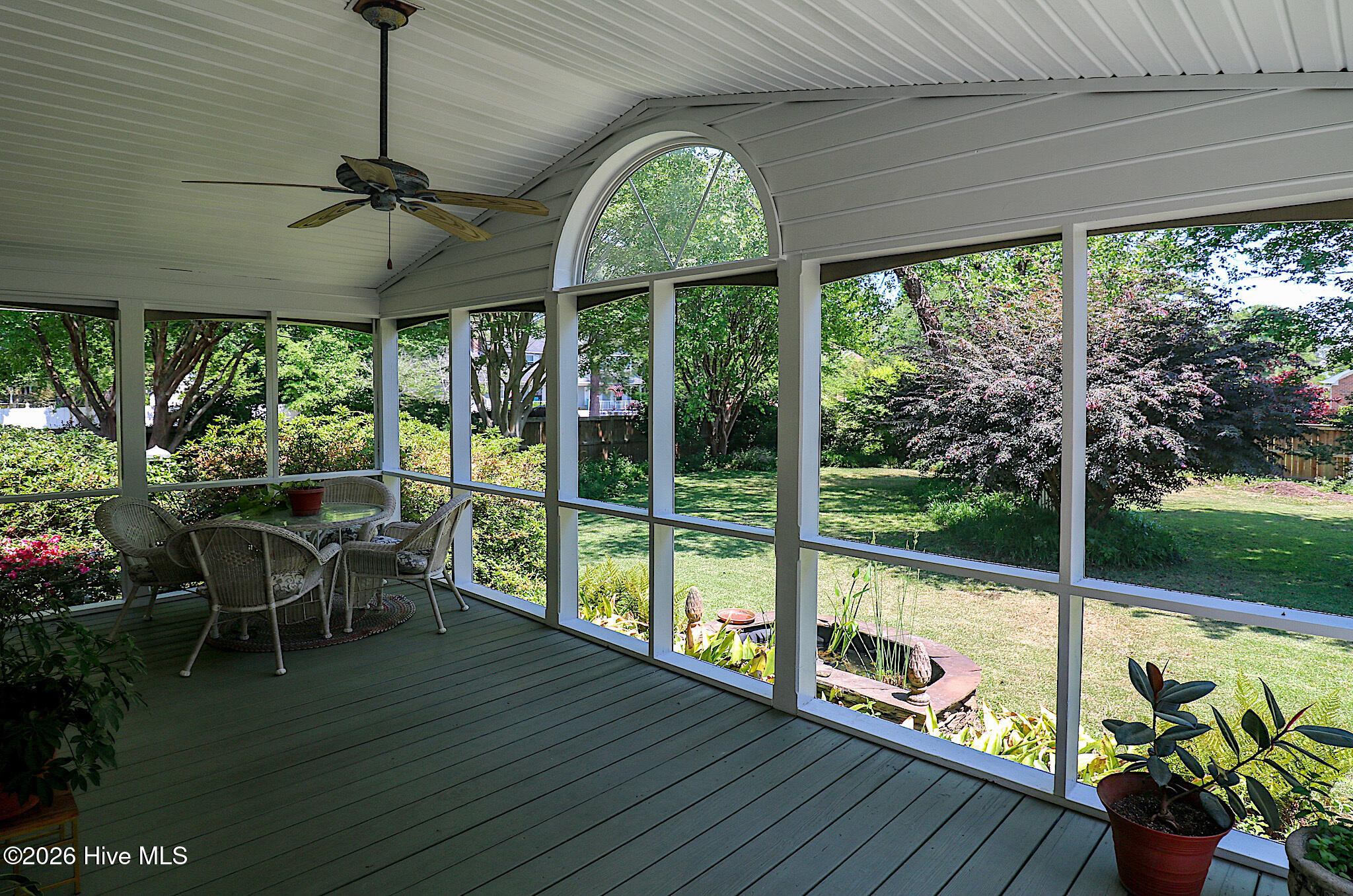 100569674 | Photo 32