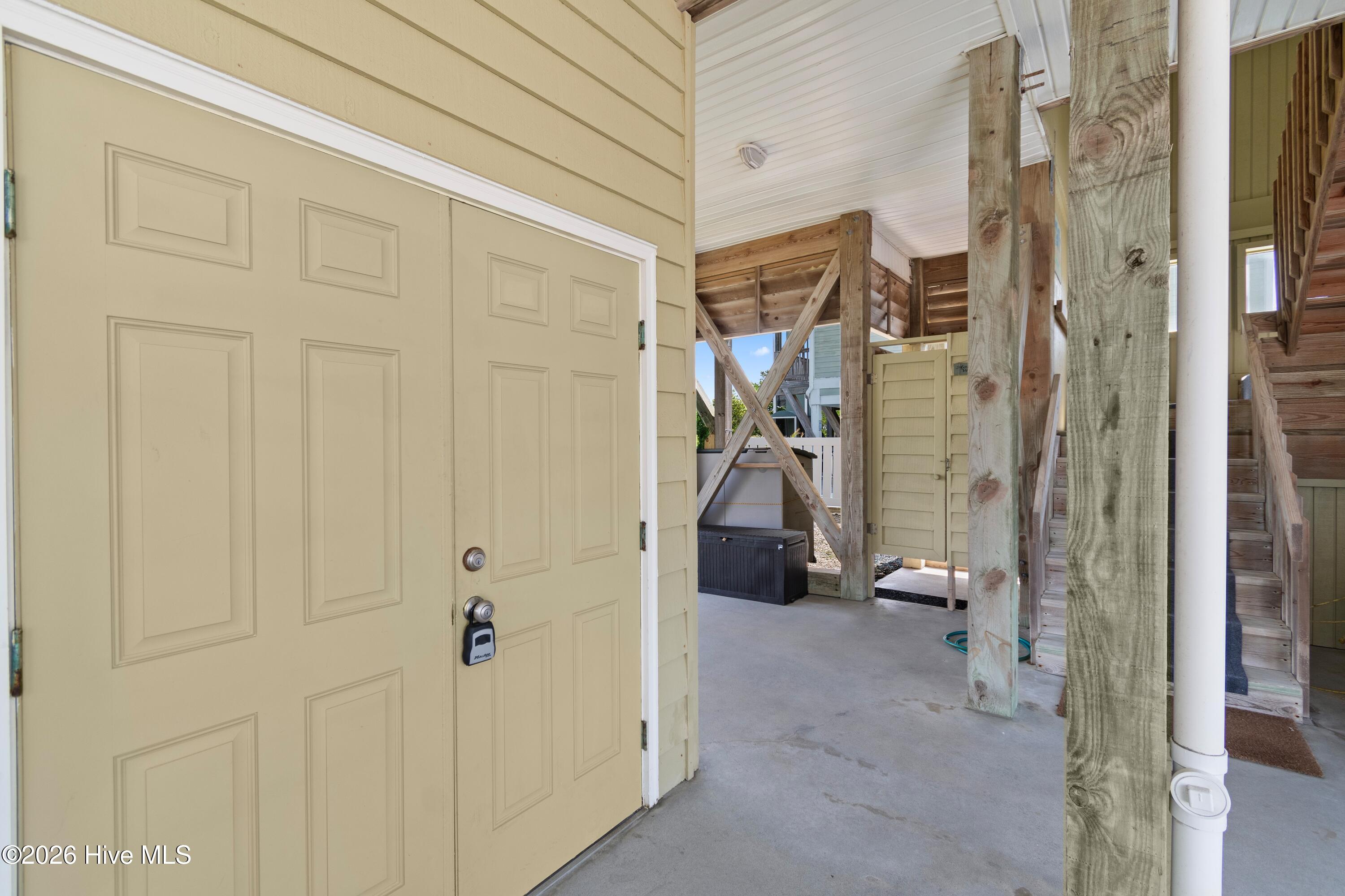 100558900 | Photo 47