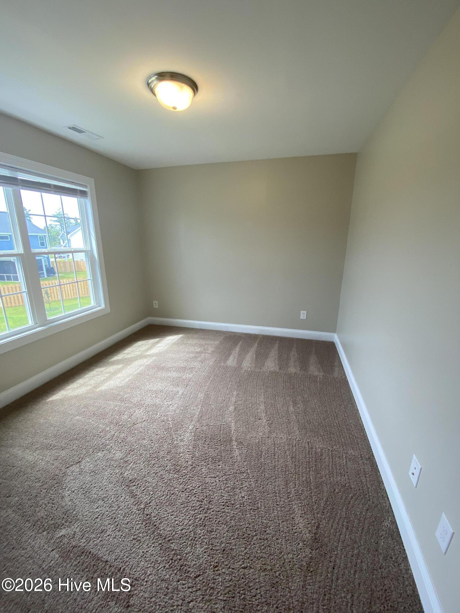 100567028 | Photo 15