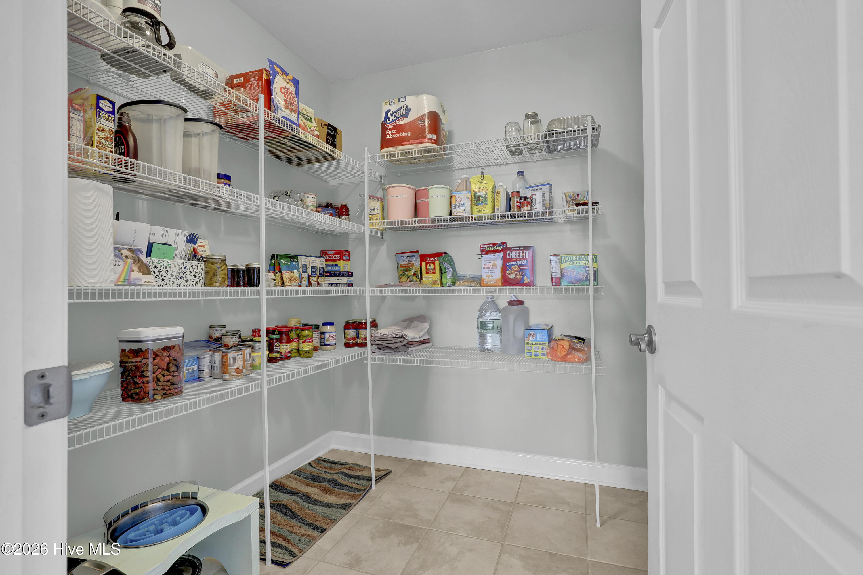 100561433 | Photo 14