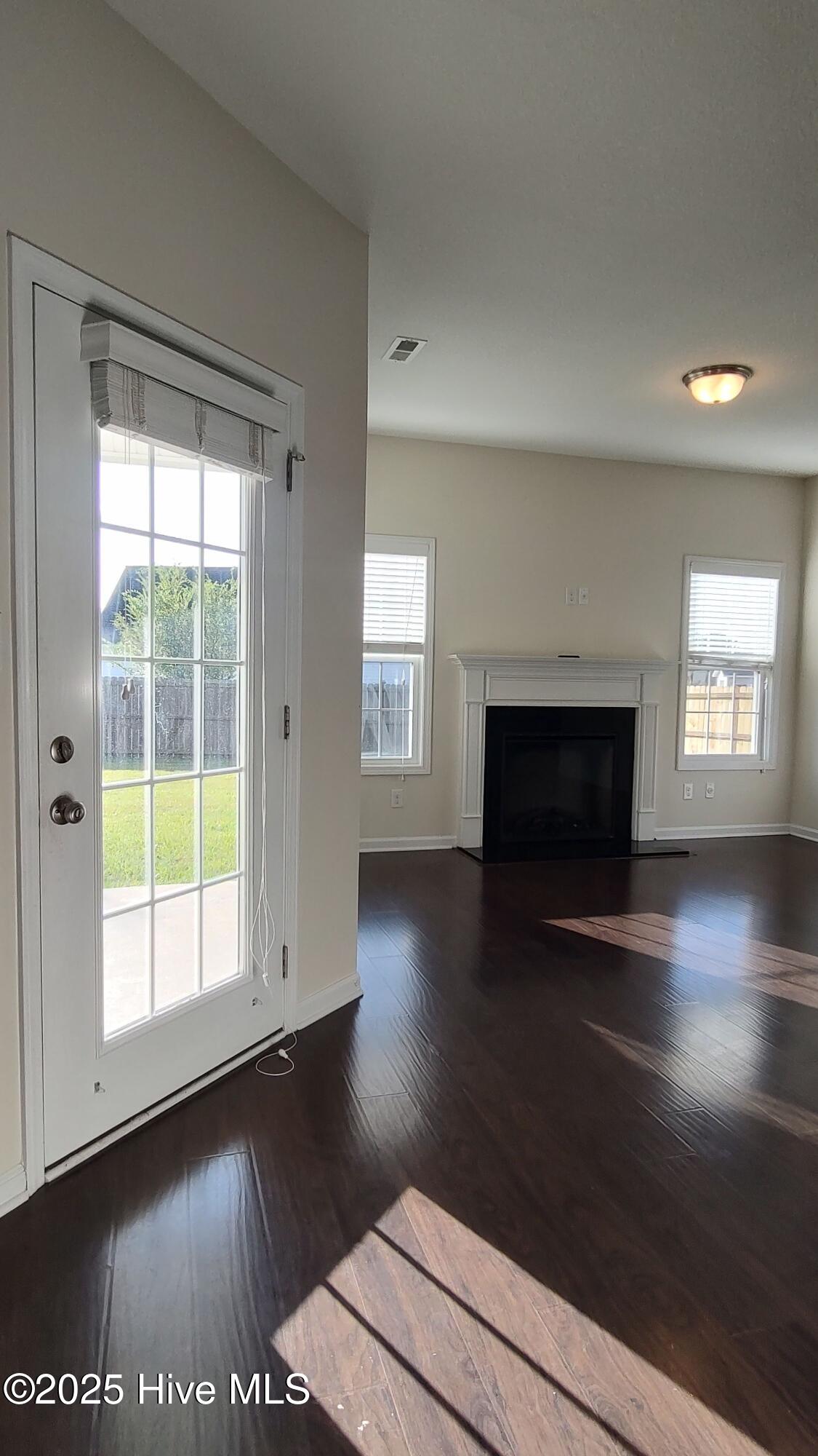 100544459 | Photo 19