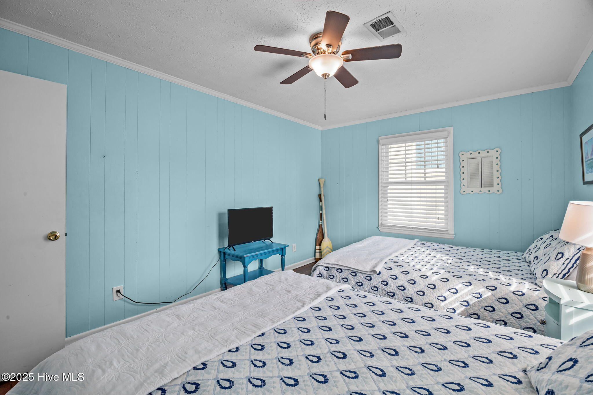 100543033 | Photo 23