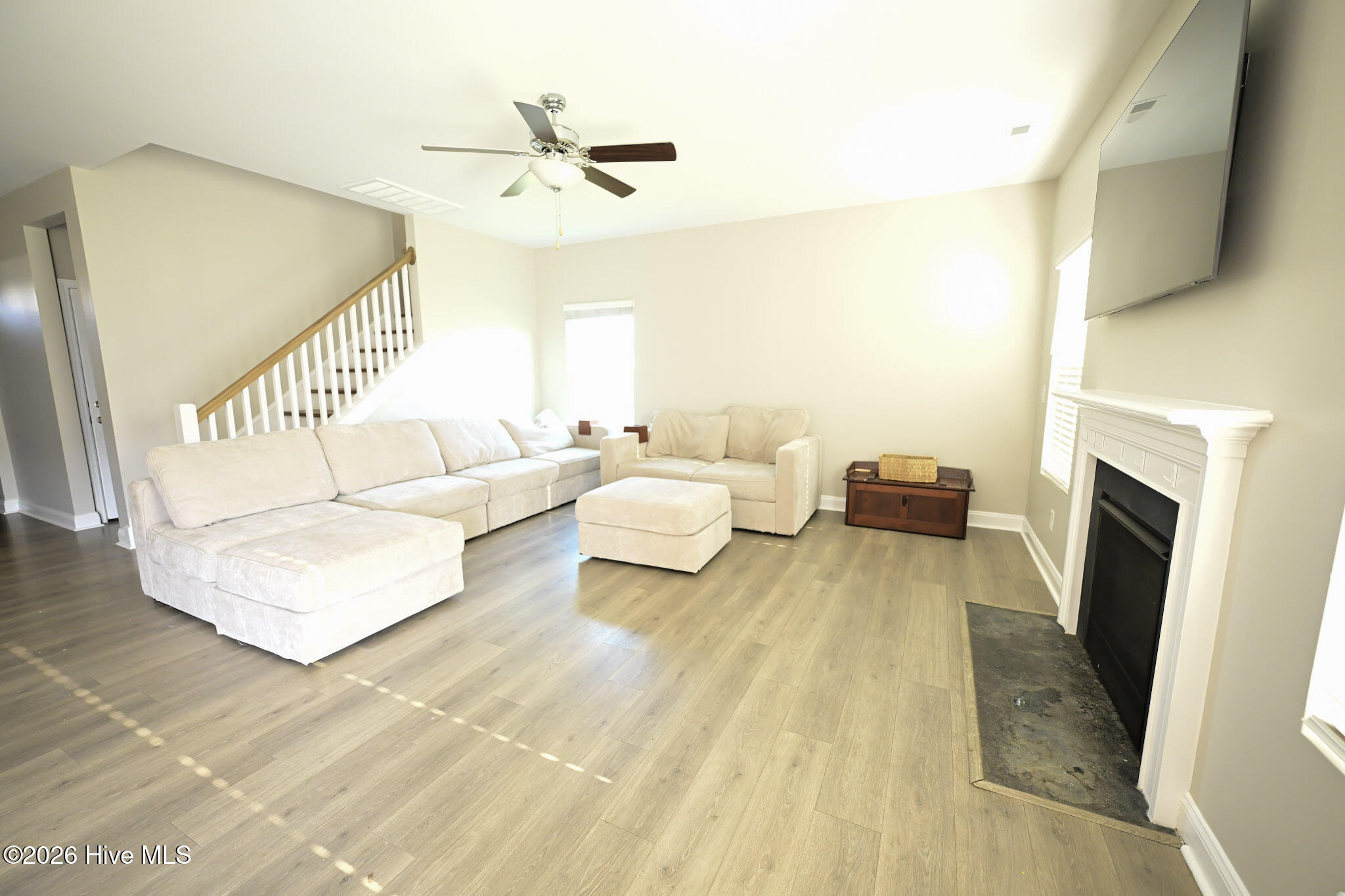 100570213 | Photo 11