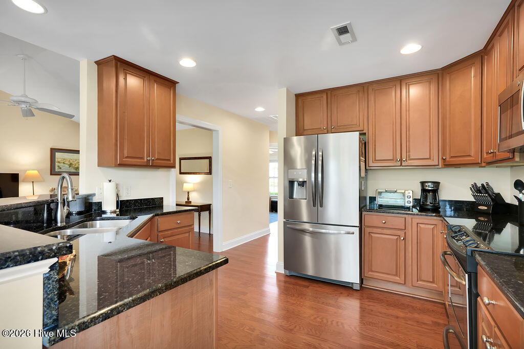 100565145 | Photo 12